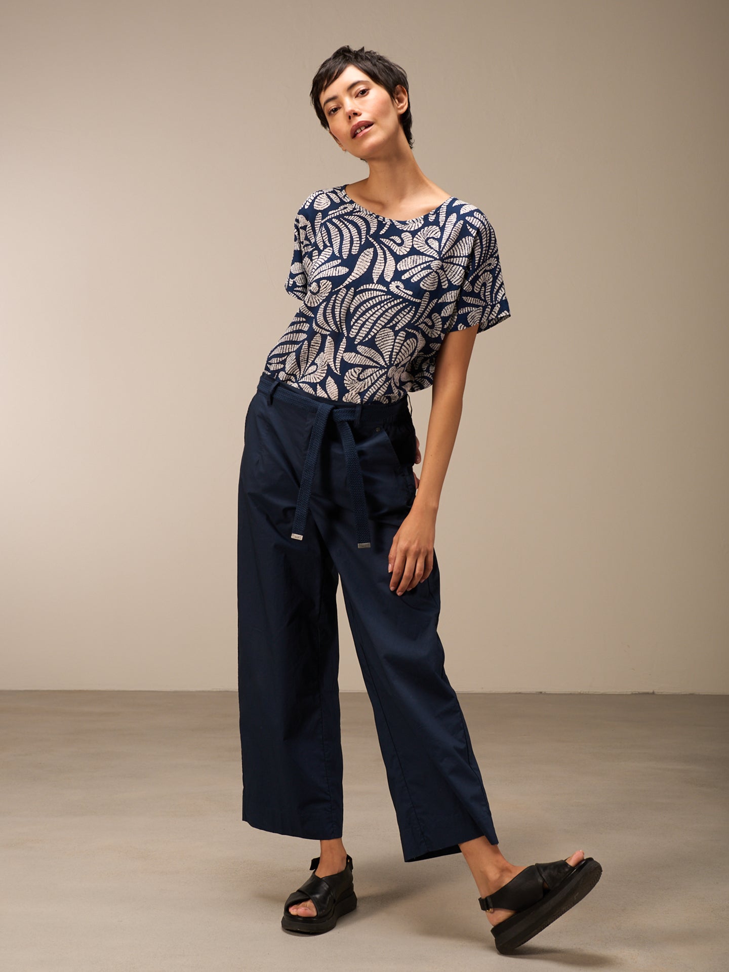 Bluse mit Rundhals