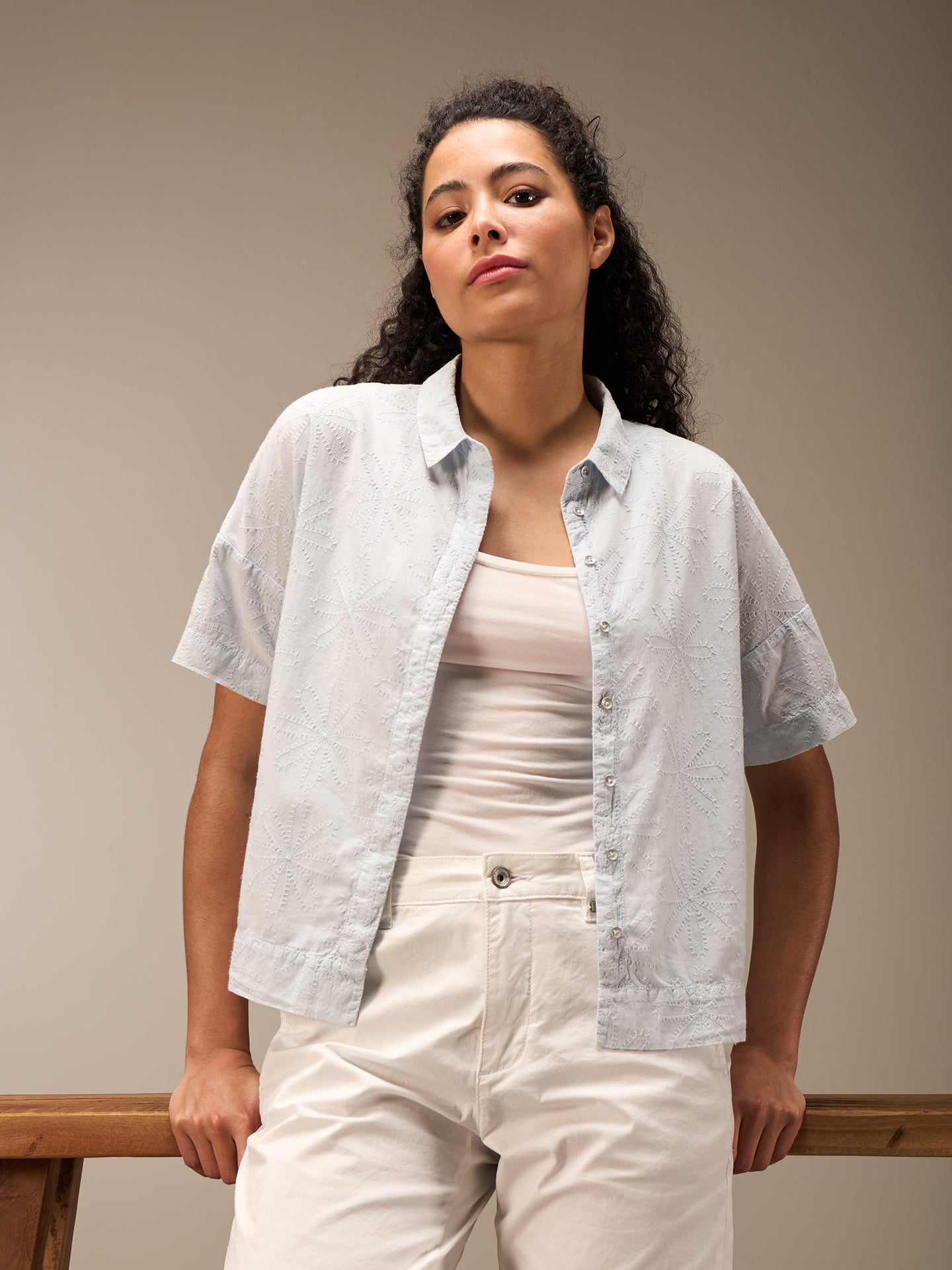 Bluse mit Stickerei