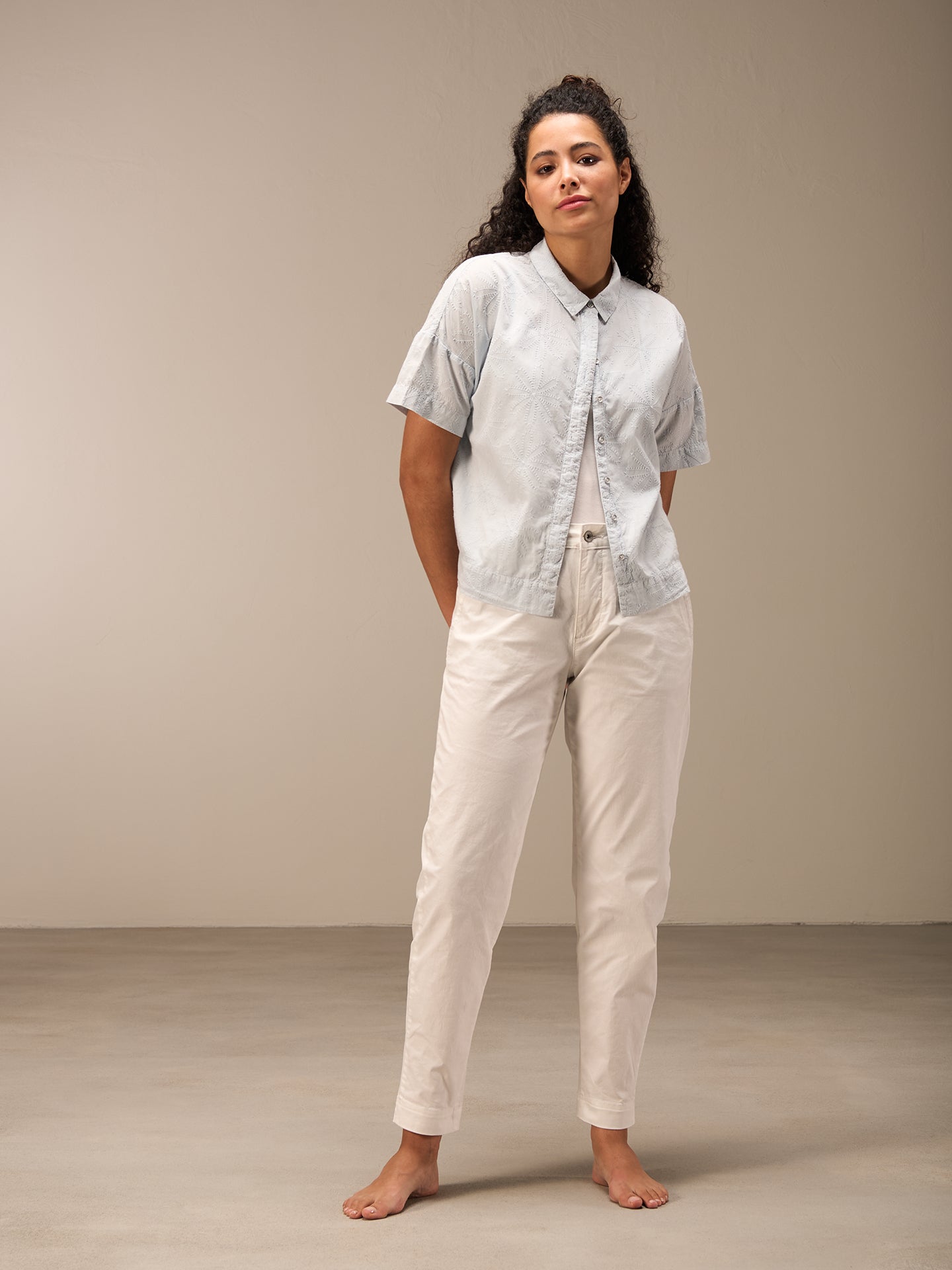 Bluse mit Stickerei
