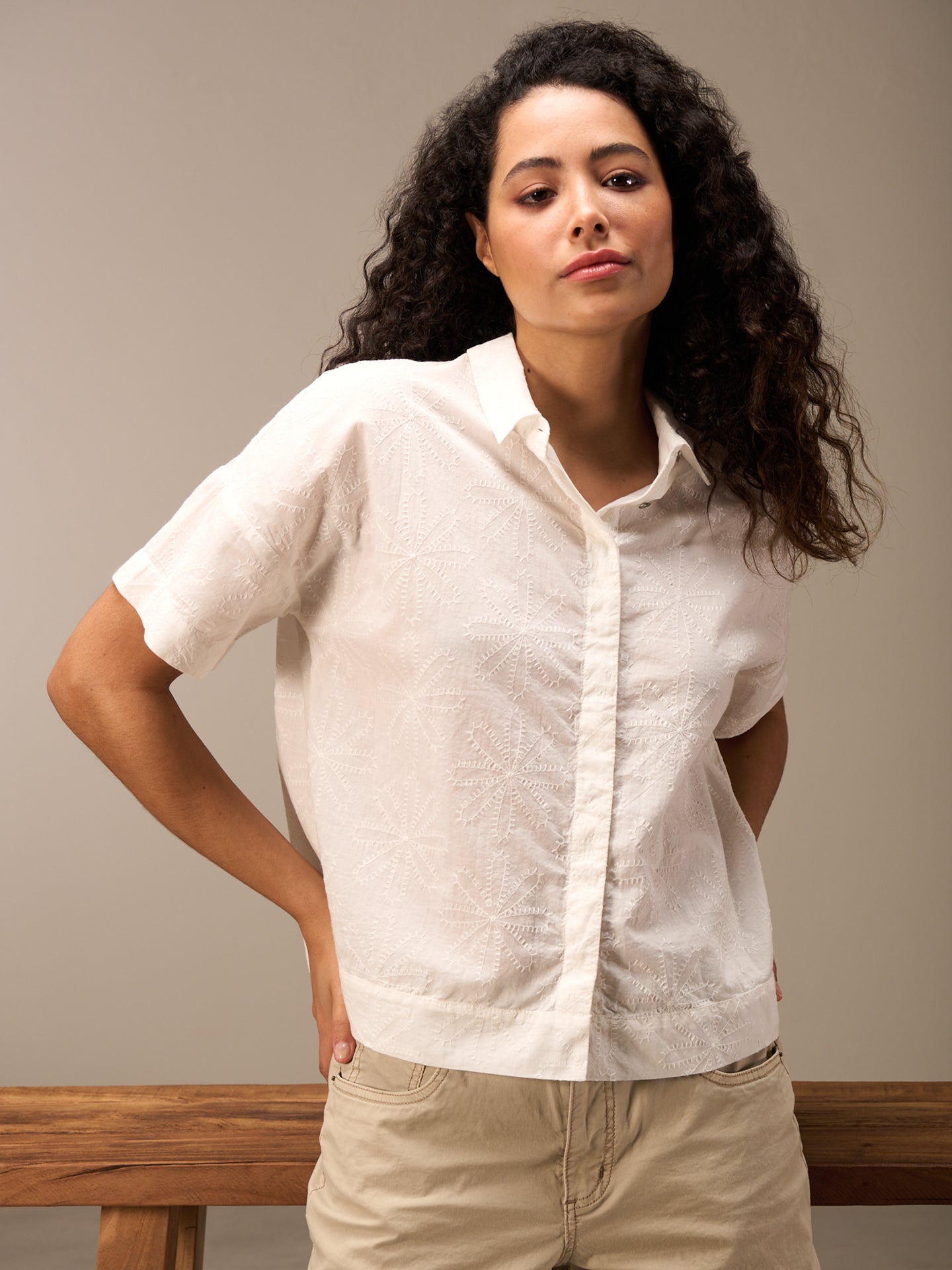 Bluse mit Stickerei