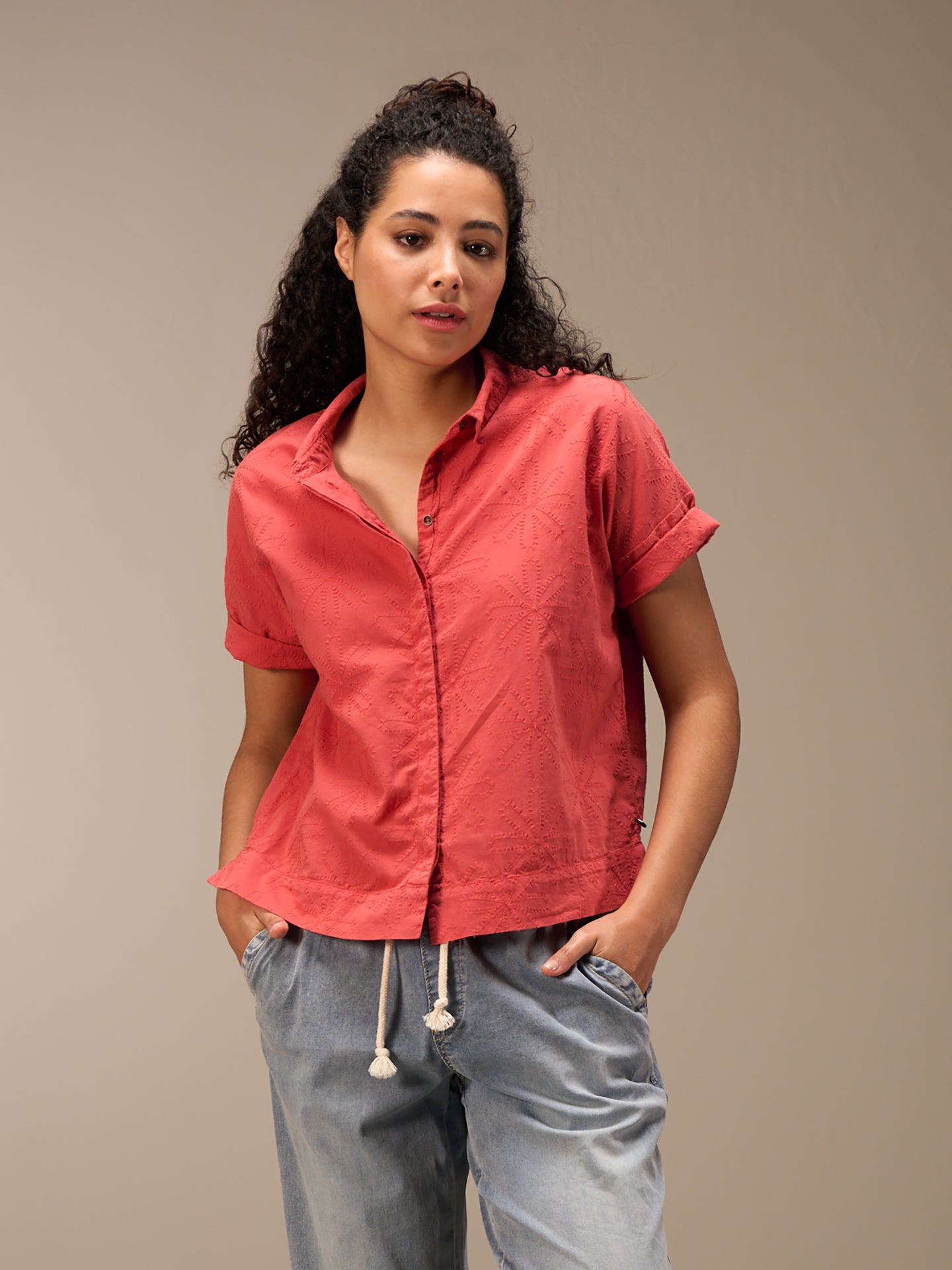Bluse mit Stickerei