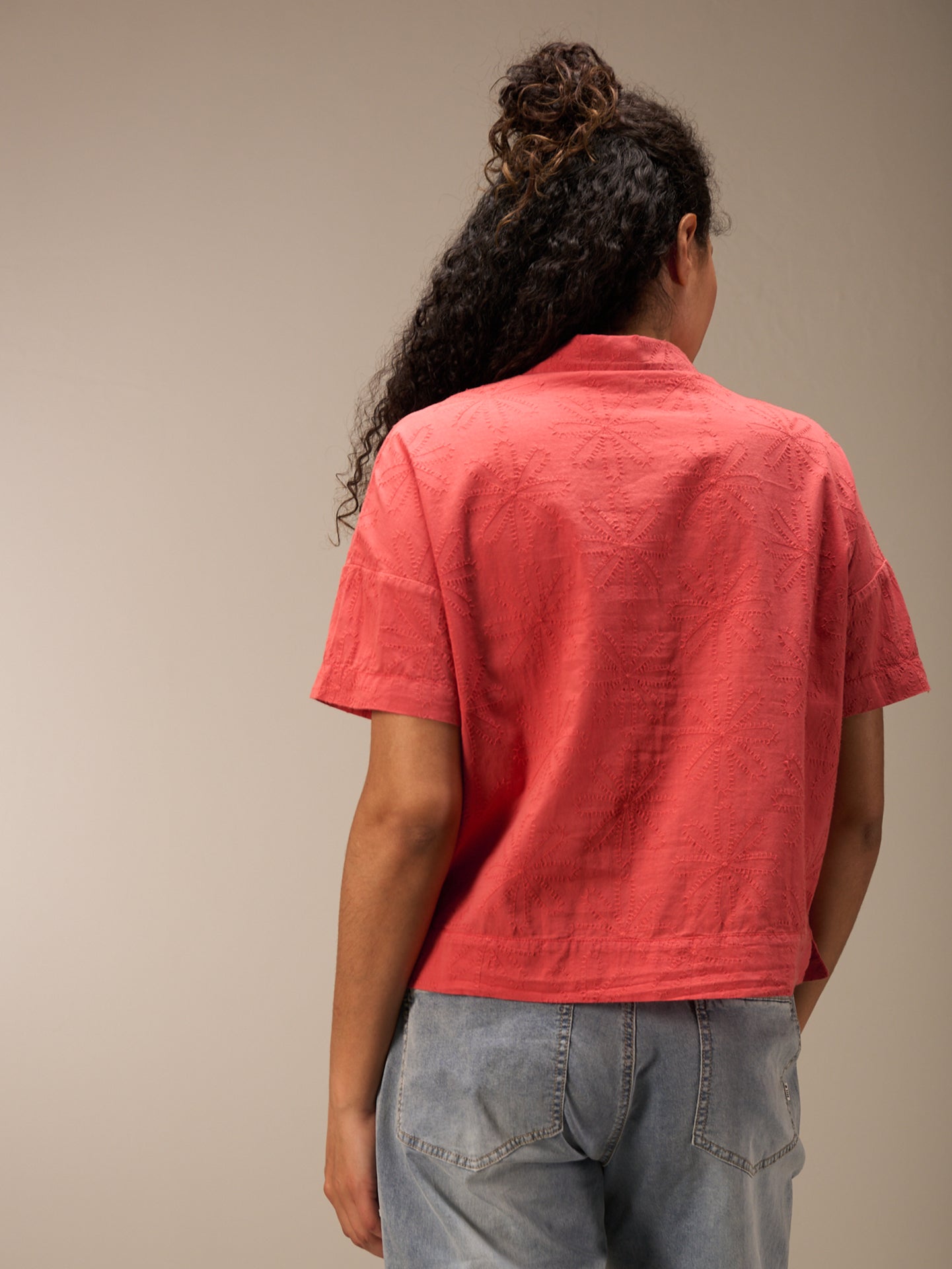 Bluse mit Stickerei