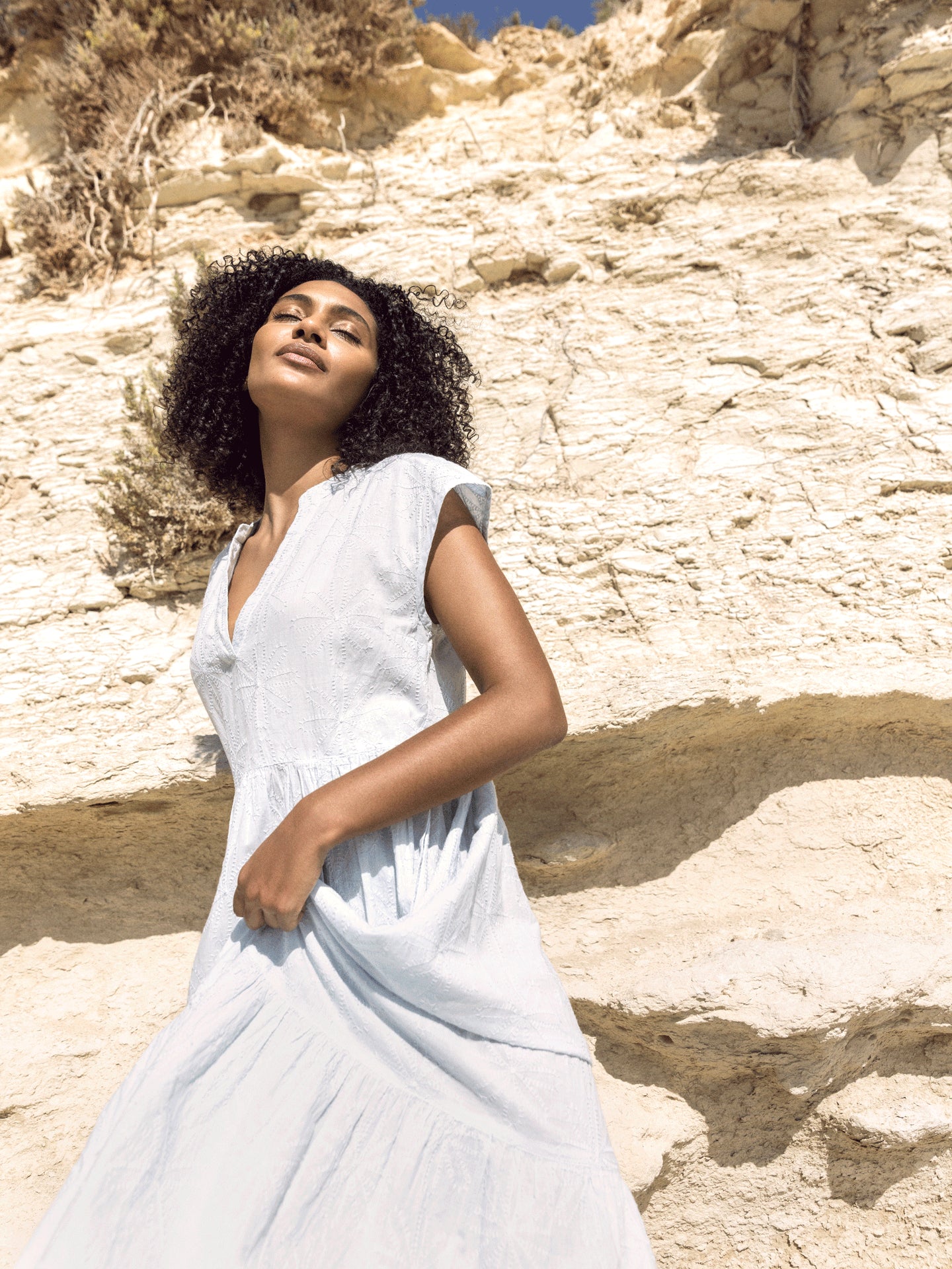 Kleid mit V-Ausschnitt