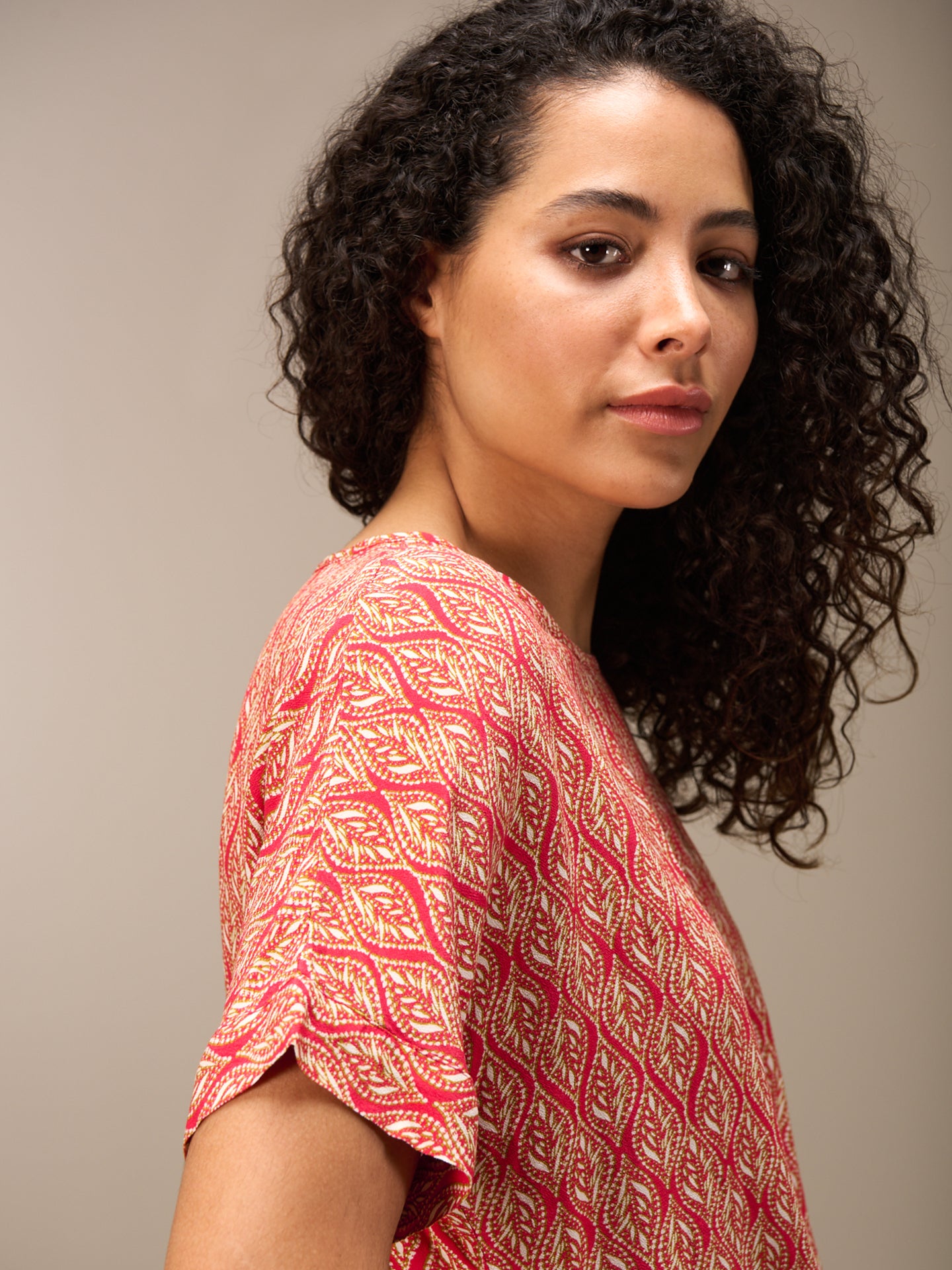 Bluse mit Knoten