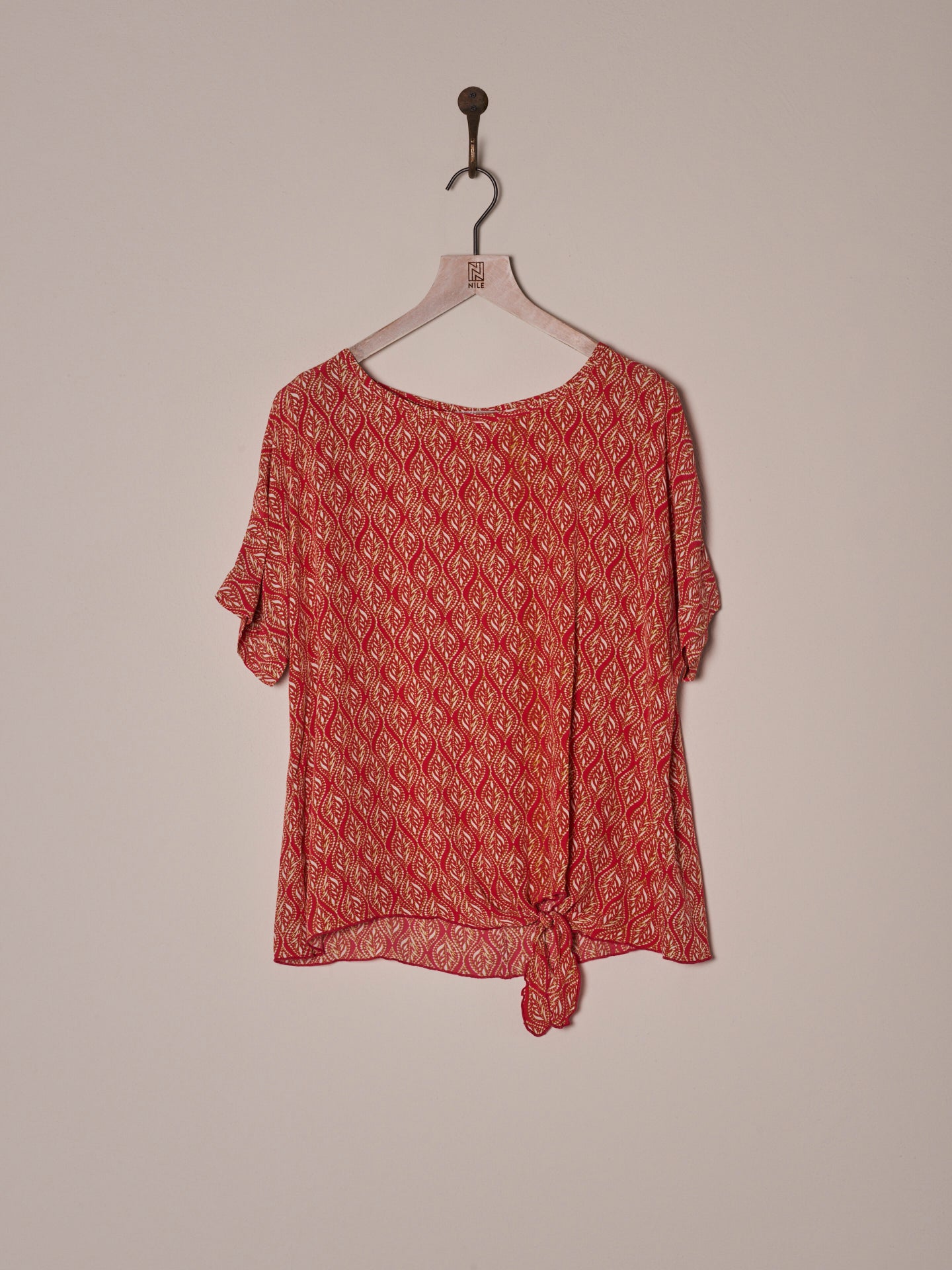 Bluse mit Knoten