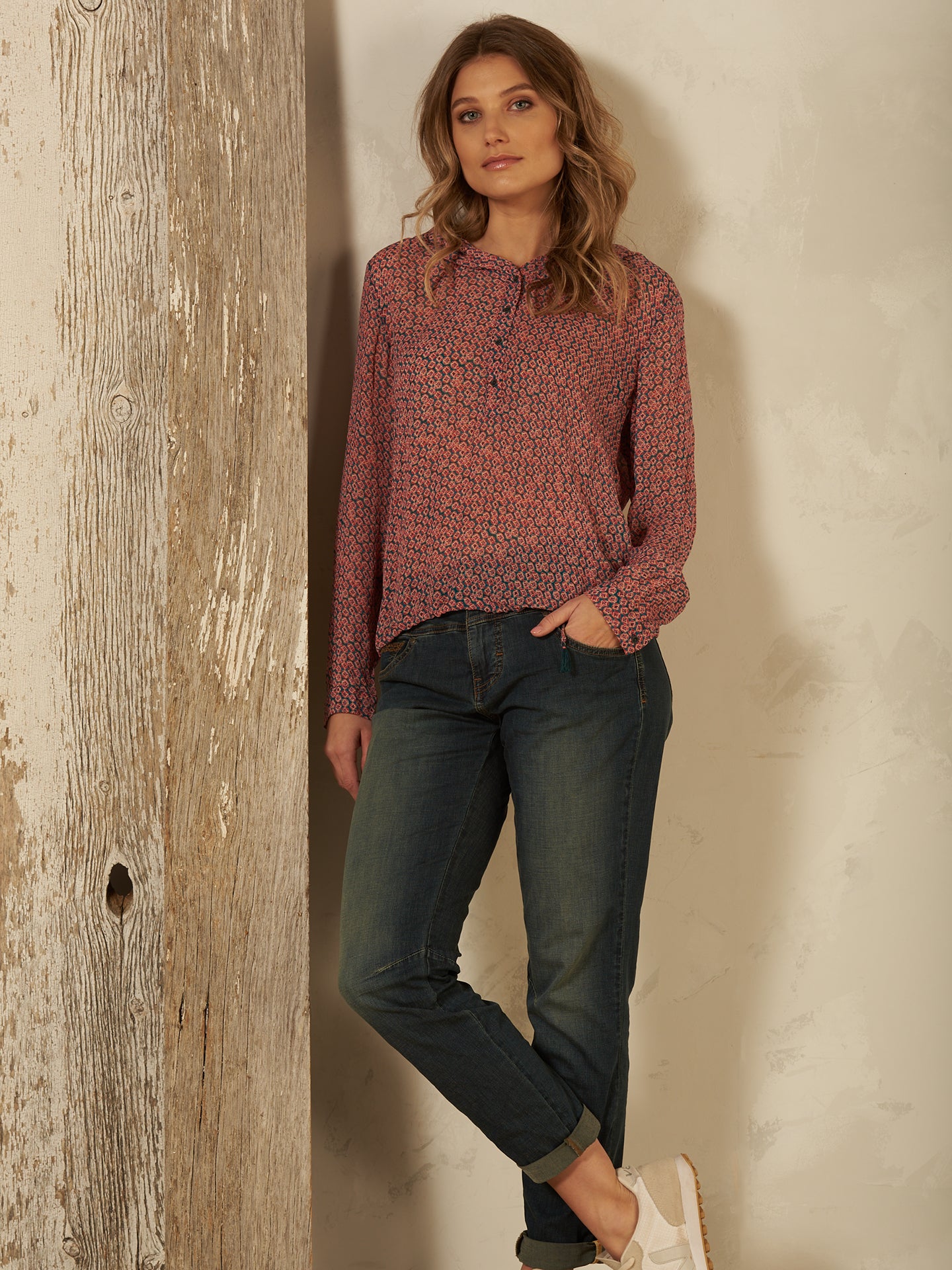 Bluse mit Kapuze