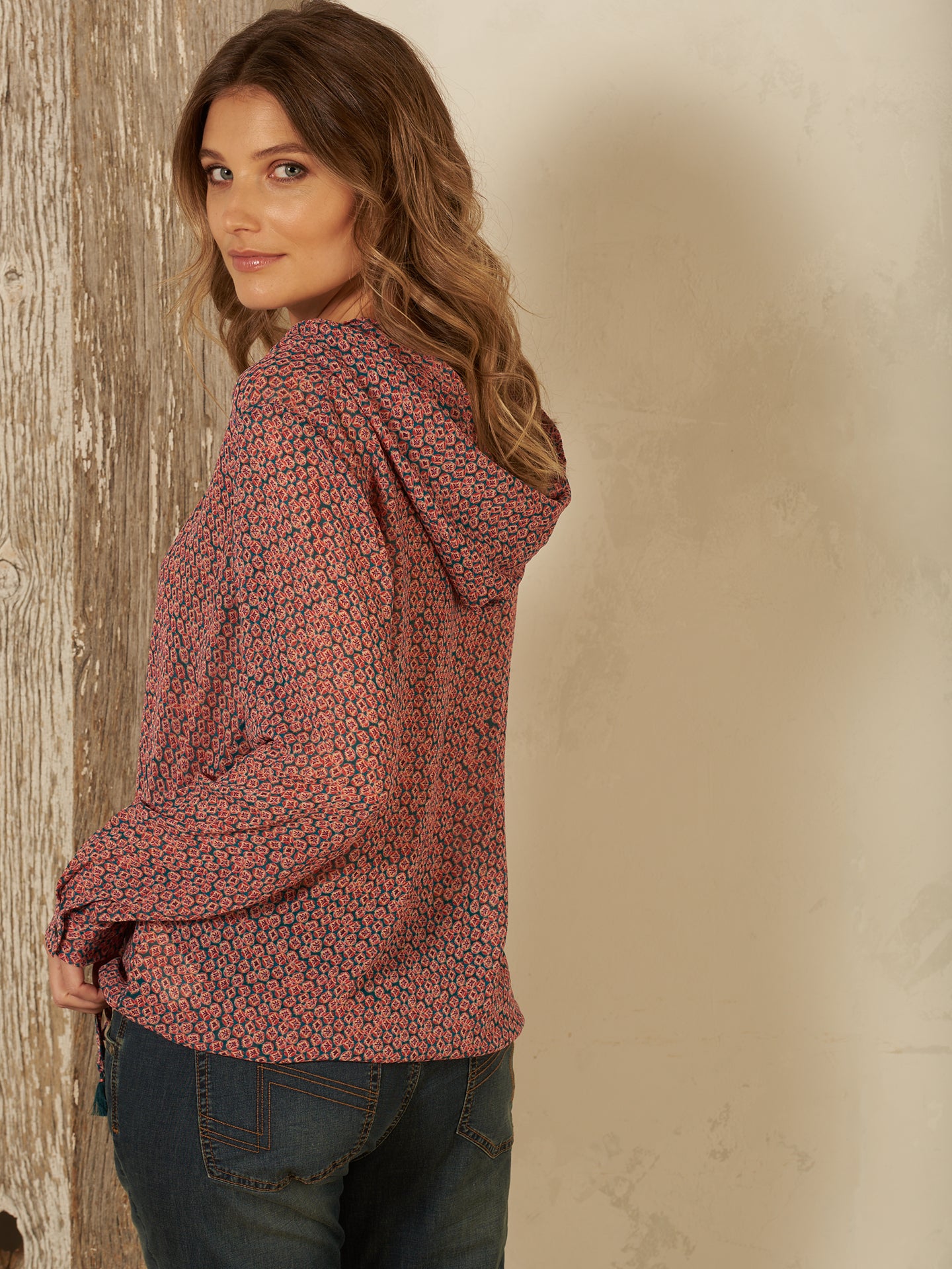 Bluse mit Kapuze