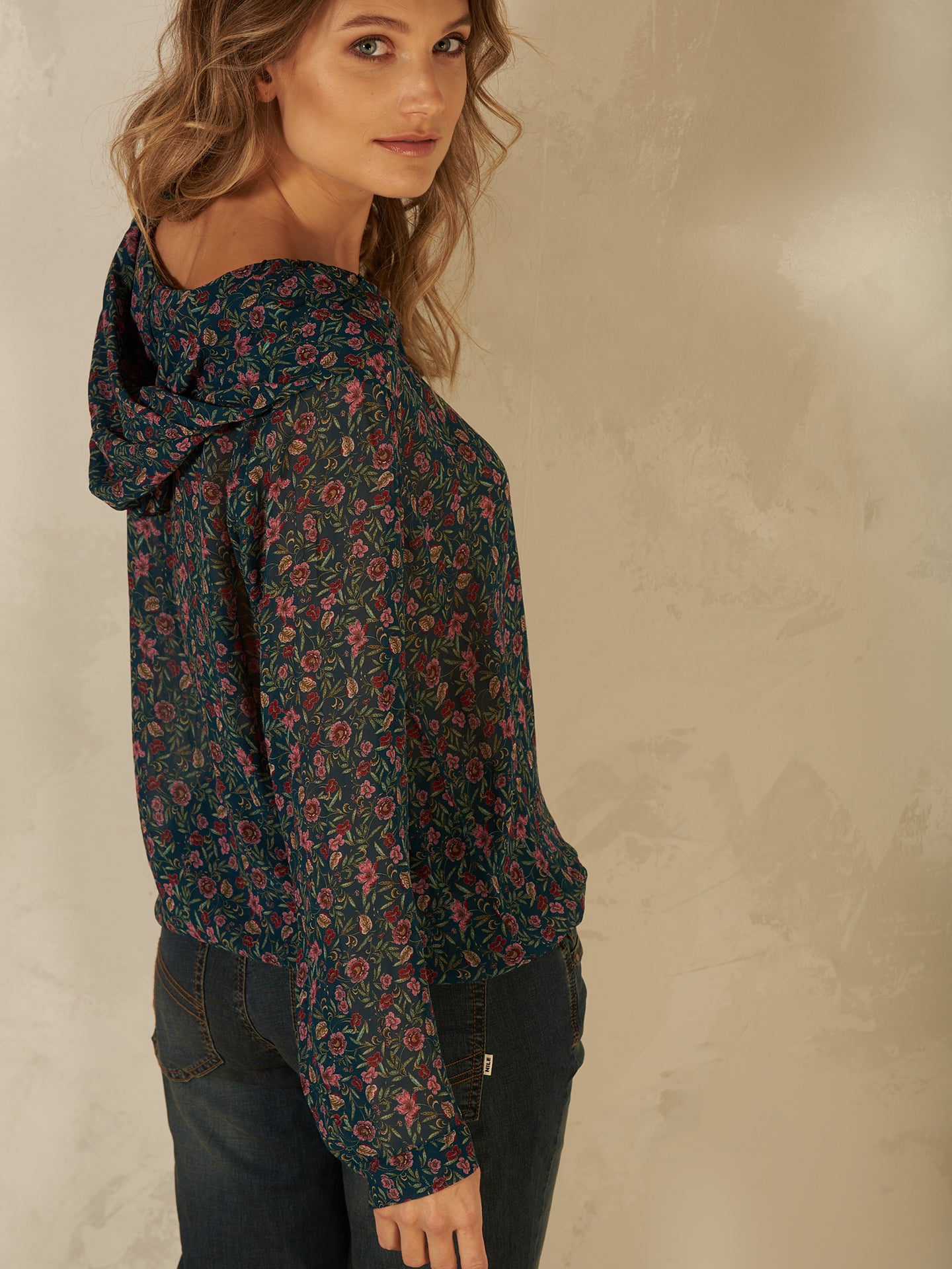 Bluse mit Kapuze
