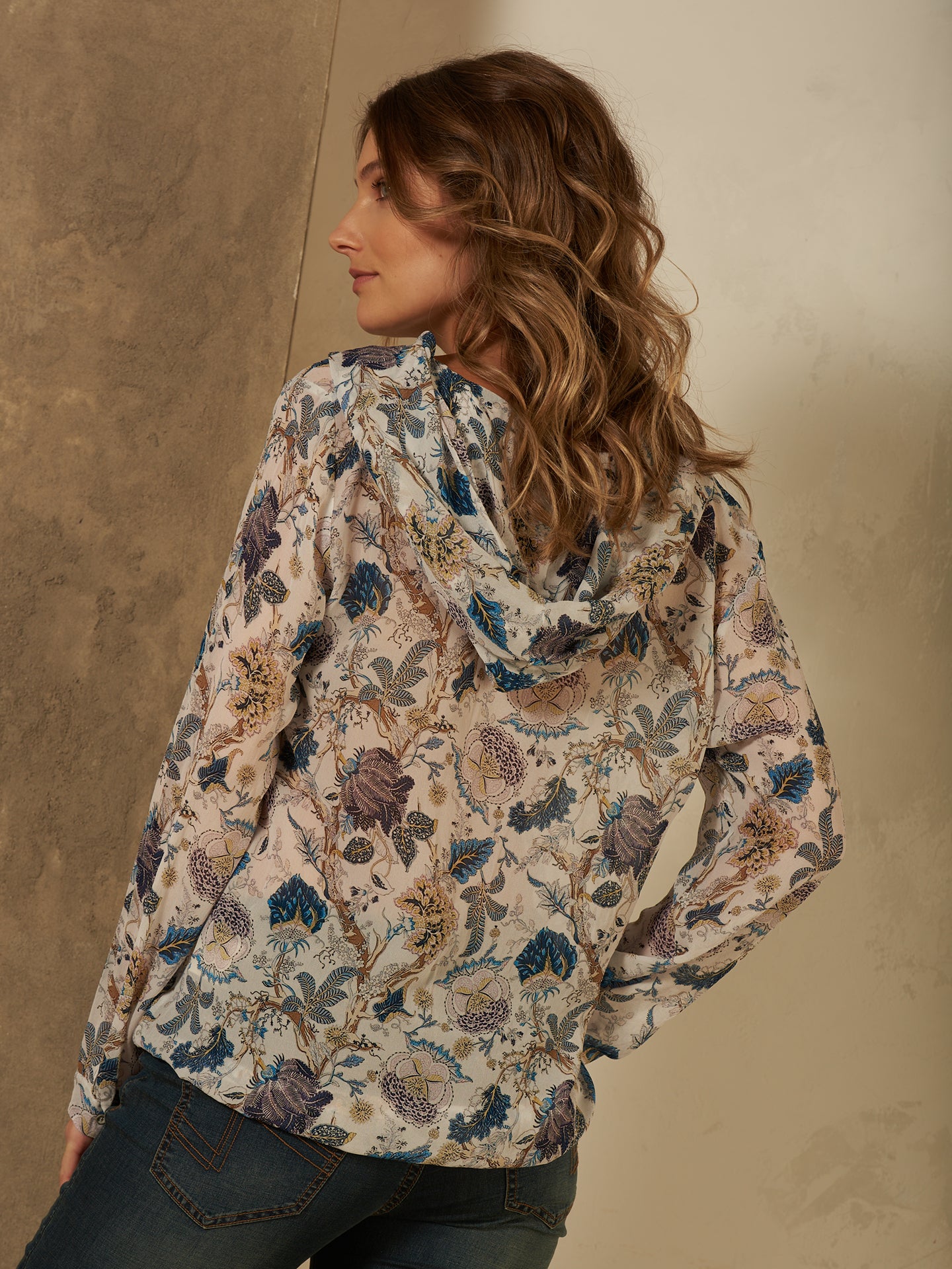 Bluse mit Kapuze