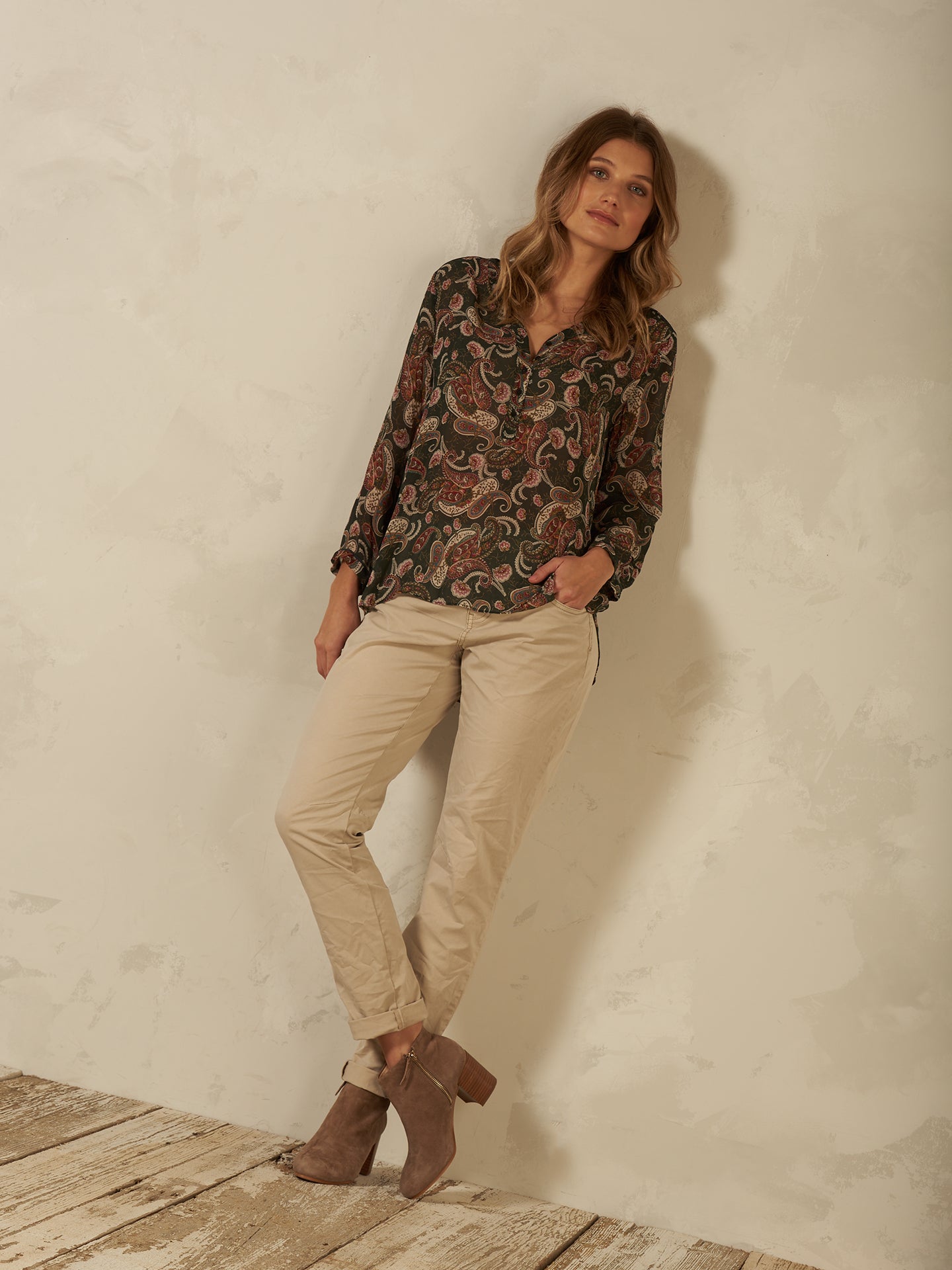 Bluse mit V-Ausschnitt