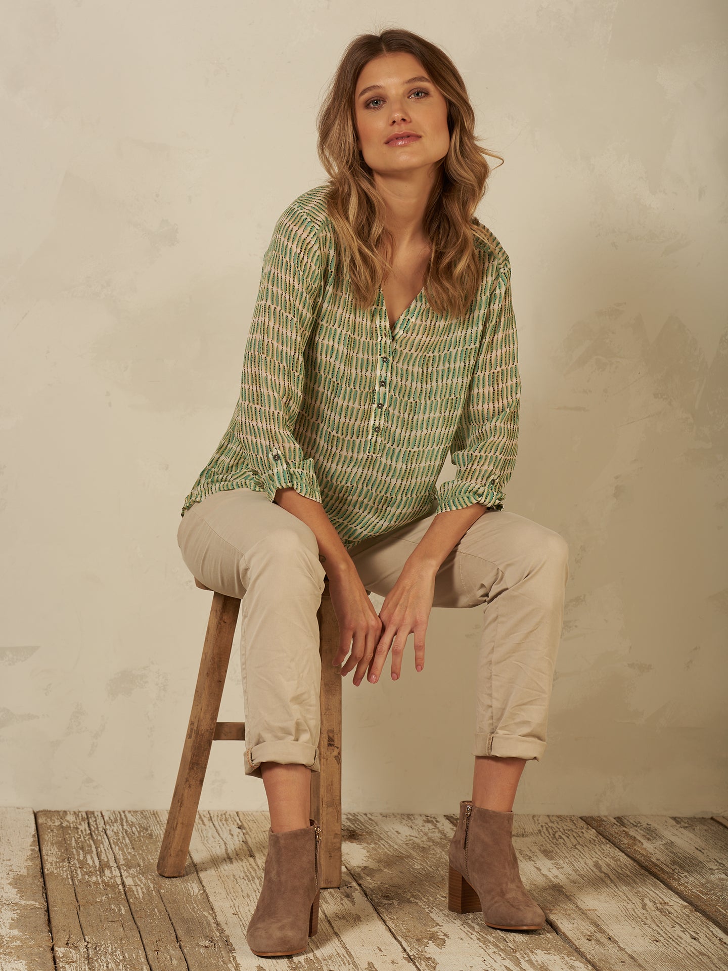 Bluse mit V-Ausschnitt
