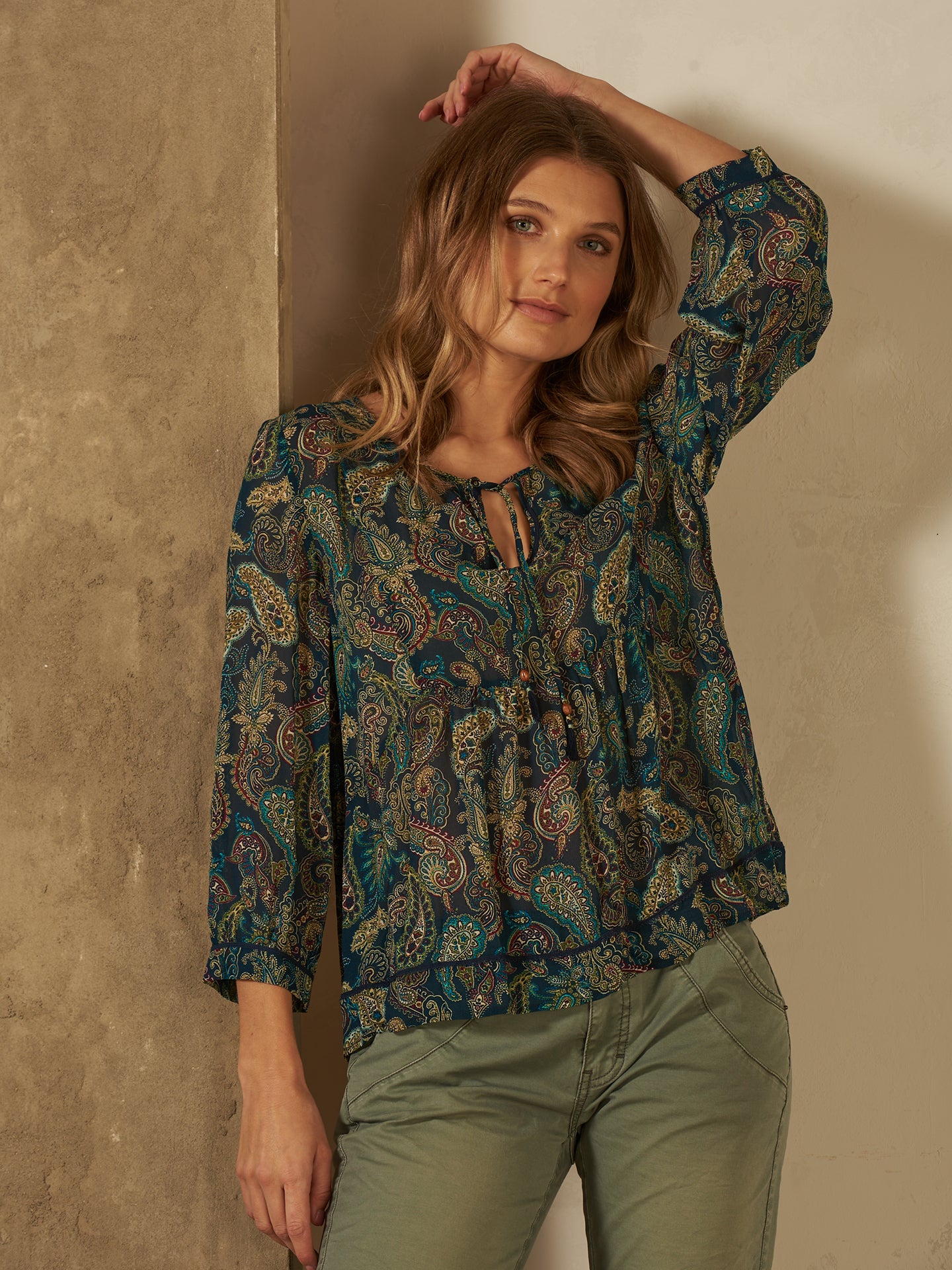 Bluse mit V-Ausschnitt