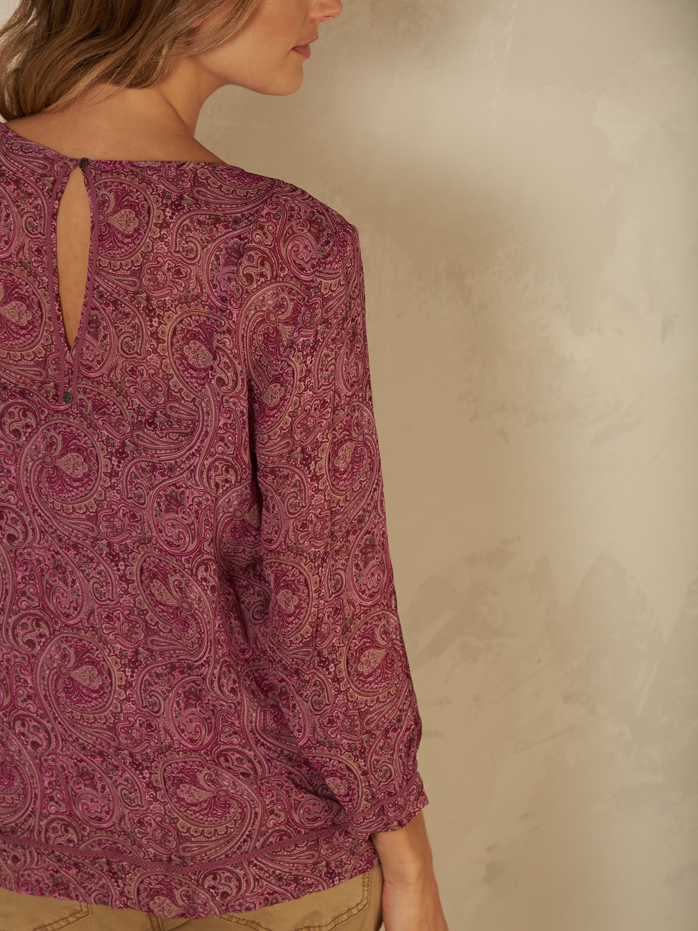 Bluse mit V-Ausschnitt