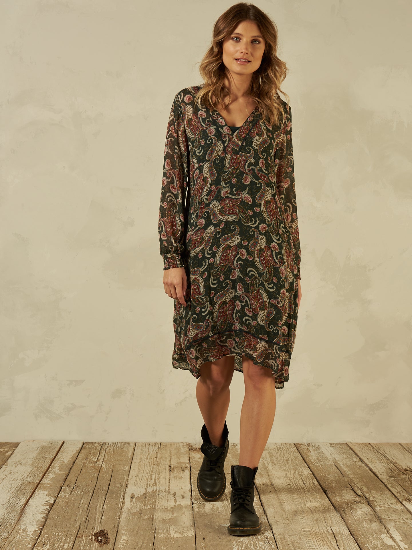 Kleid mit Volant