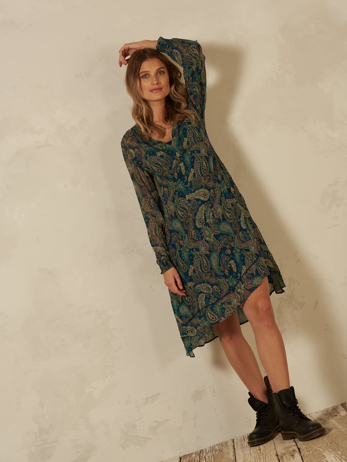 Kleid mit Volant