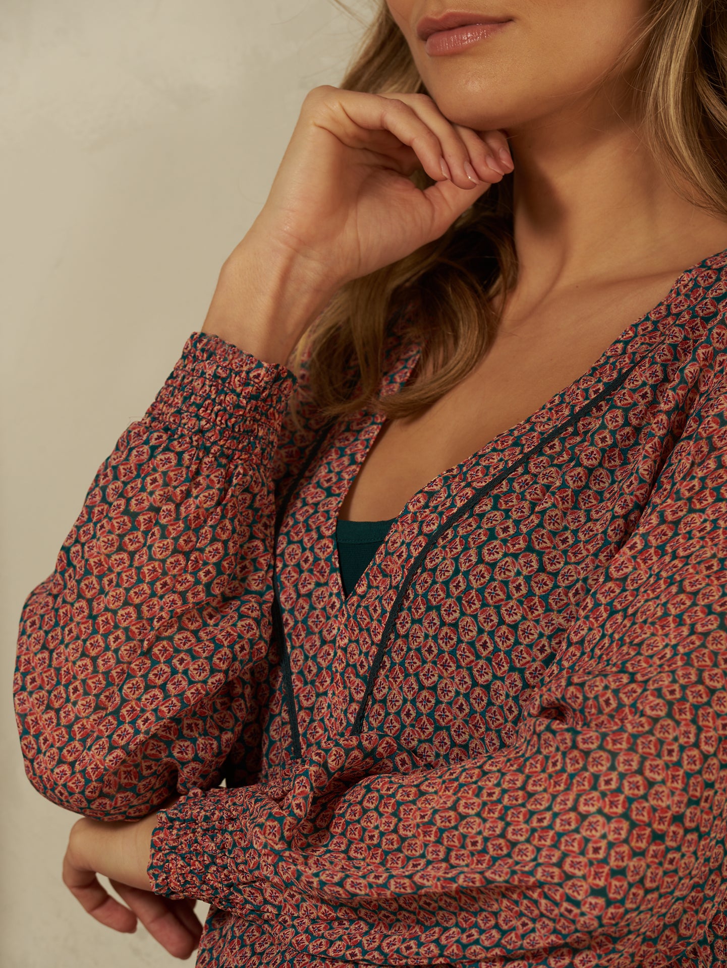 Kleid mit Volant
