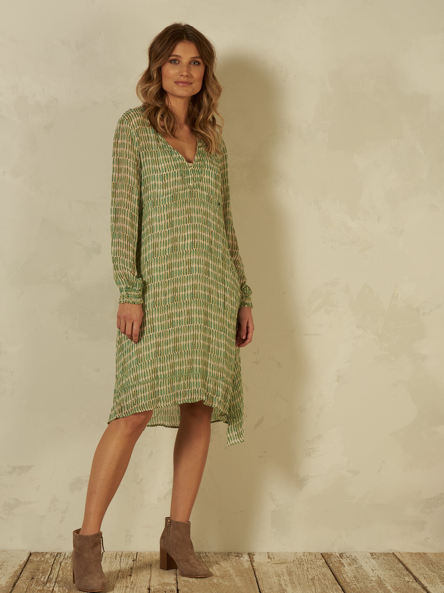 Kleid mit Volant