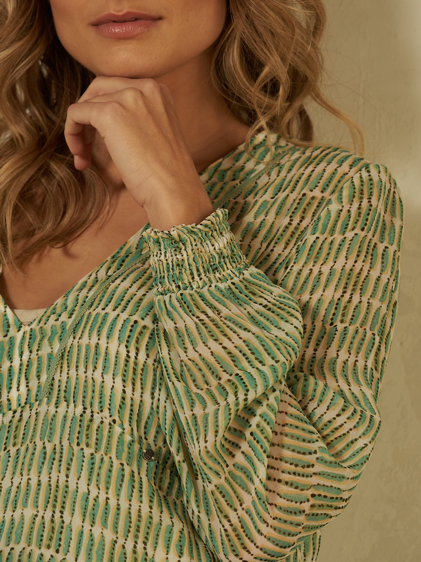 Kleid mit Volant