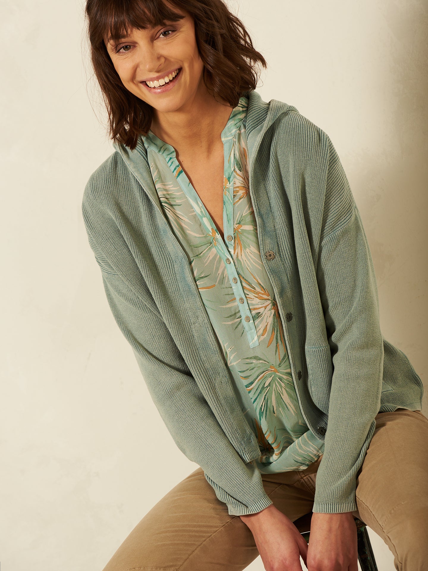 Strickjacke mit Kapuze