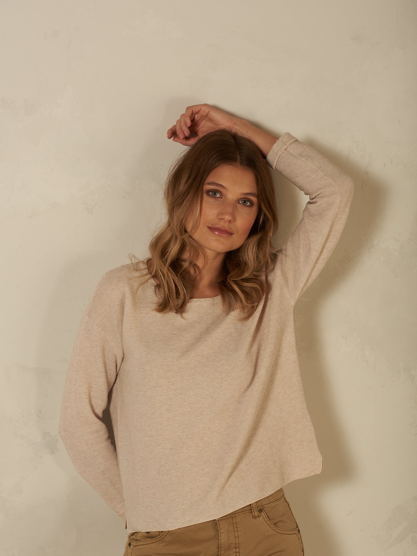 Maglione con scollo rotondo