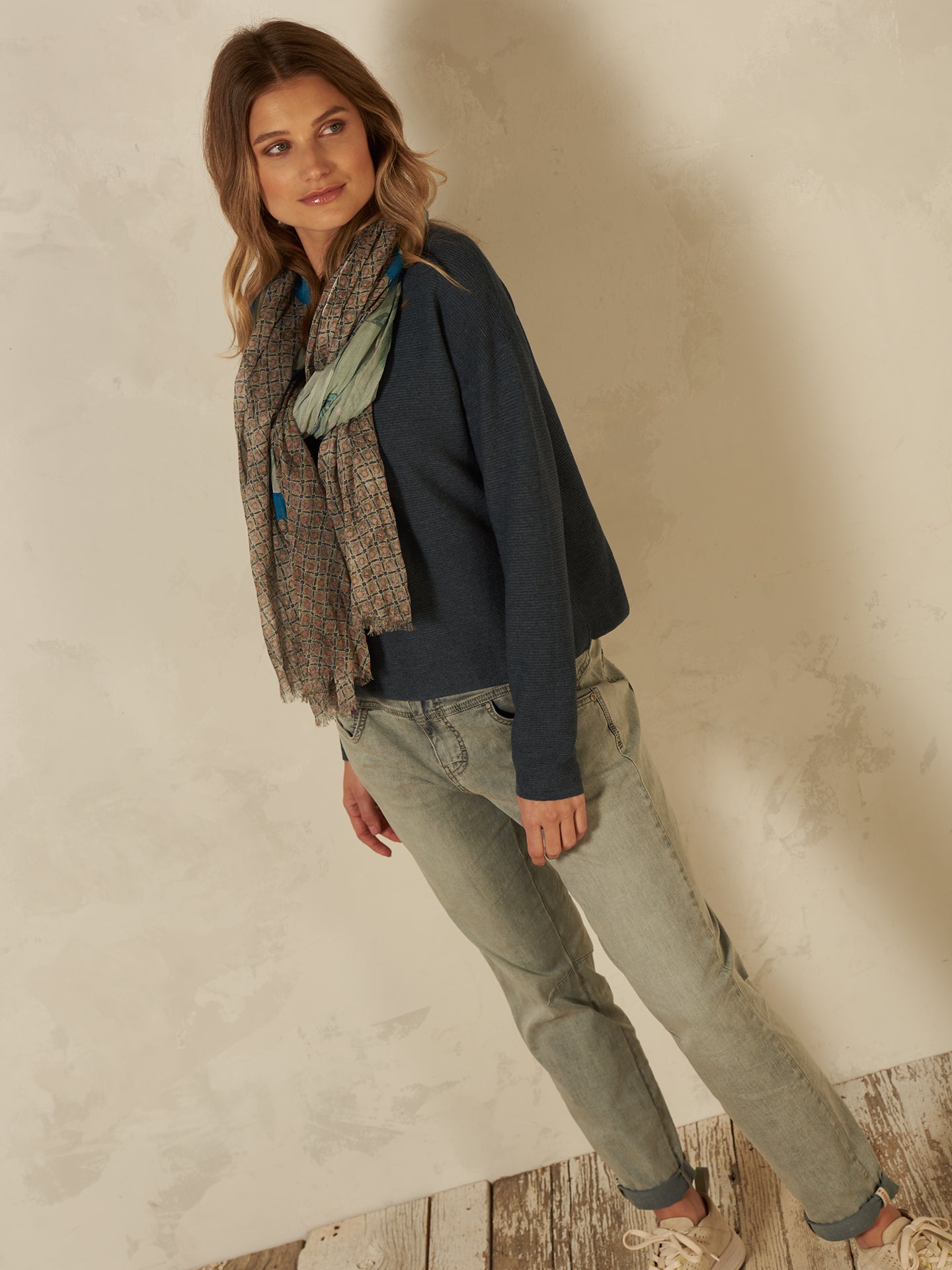 Maglione con scollo rotondo