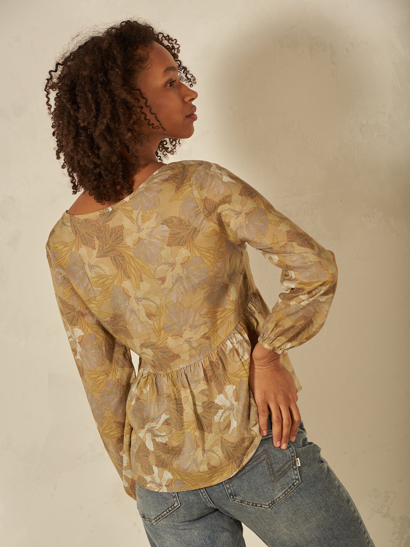 Bluse mit Volant