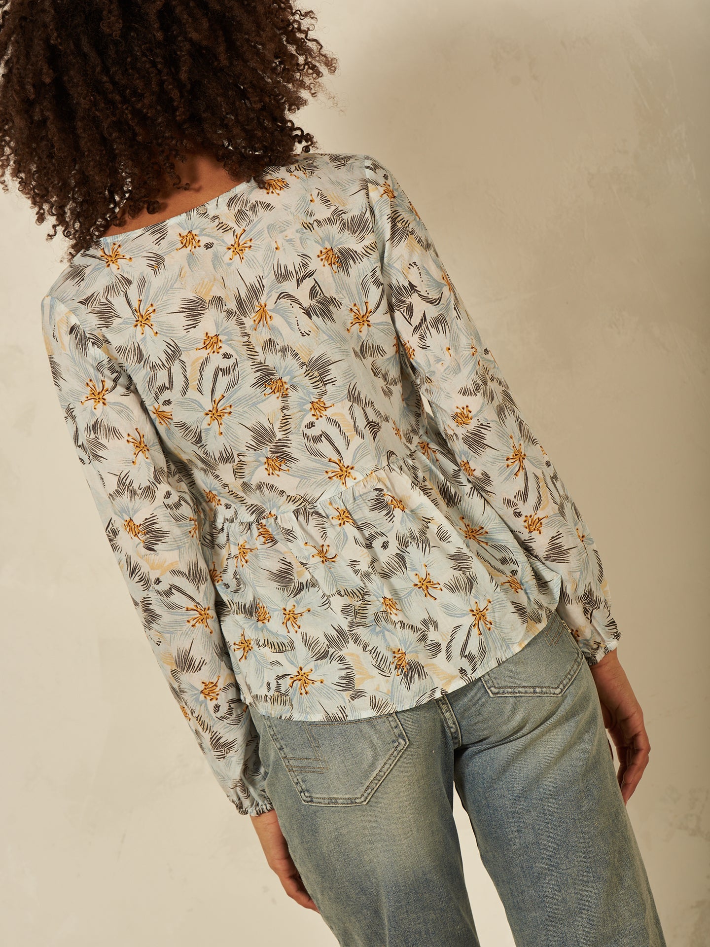 Bluse mit Volant