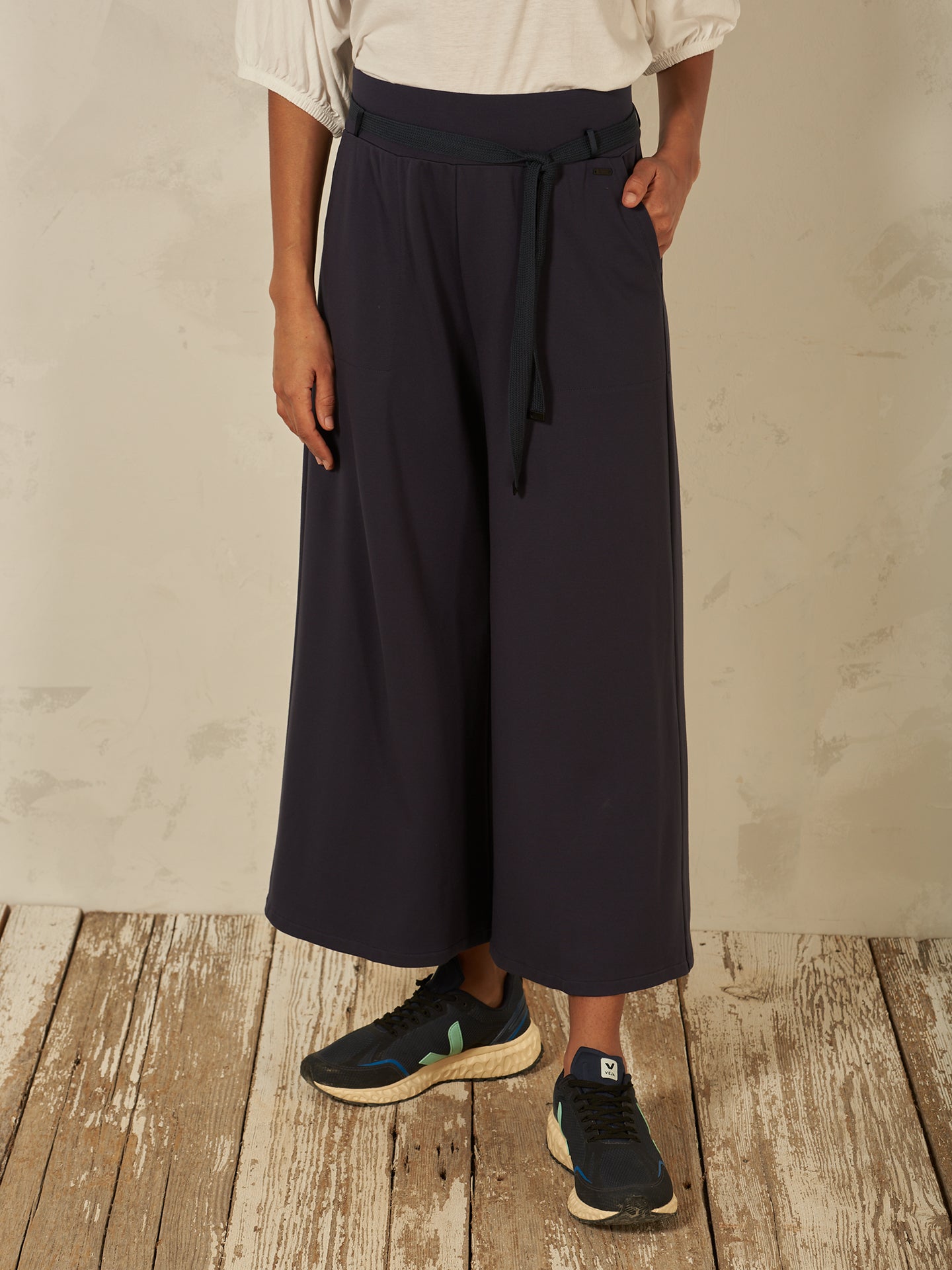 Hose Wide