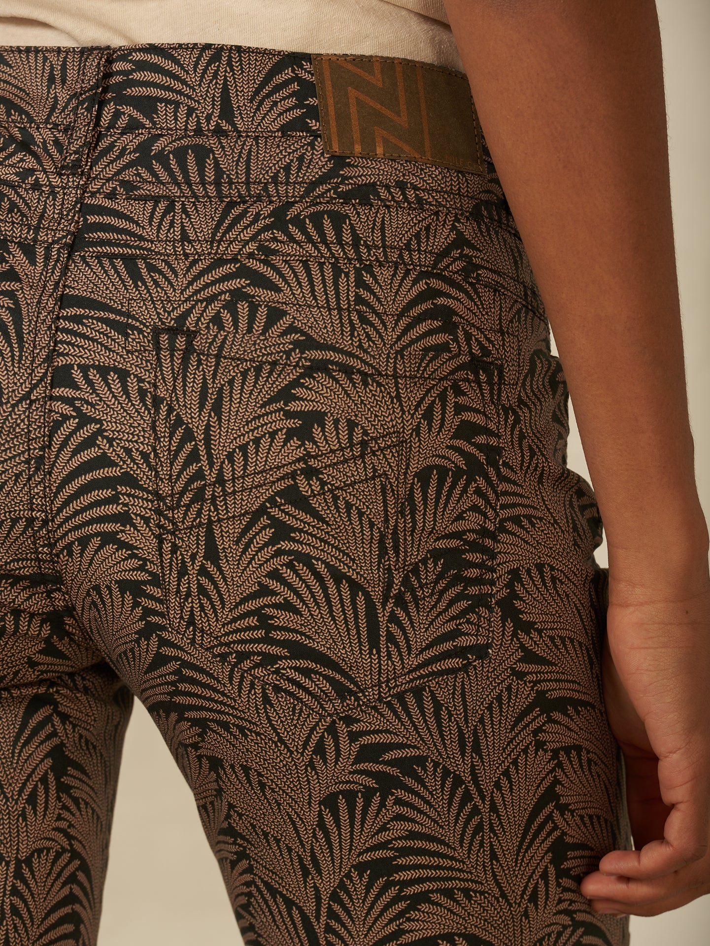 Pantaloni con stampa