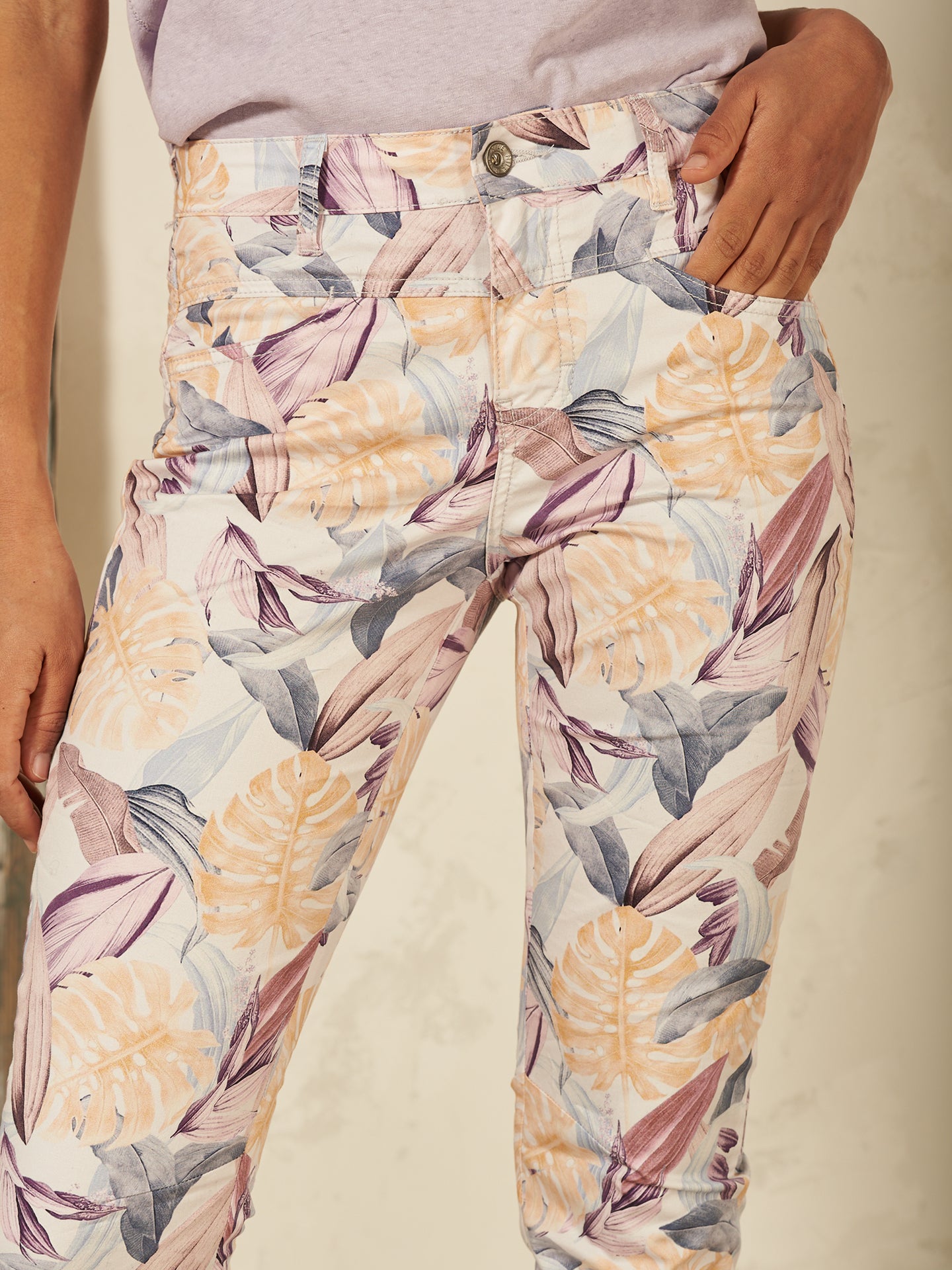 Pantaloni con stampa