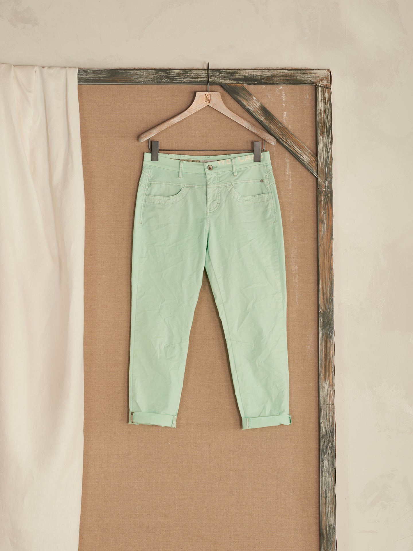 pantalon tapered