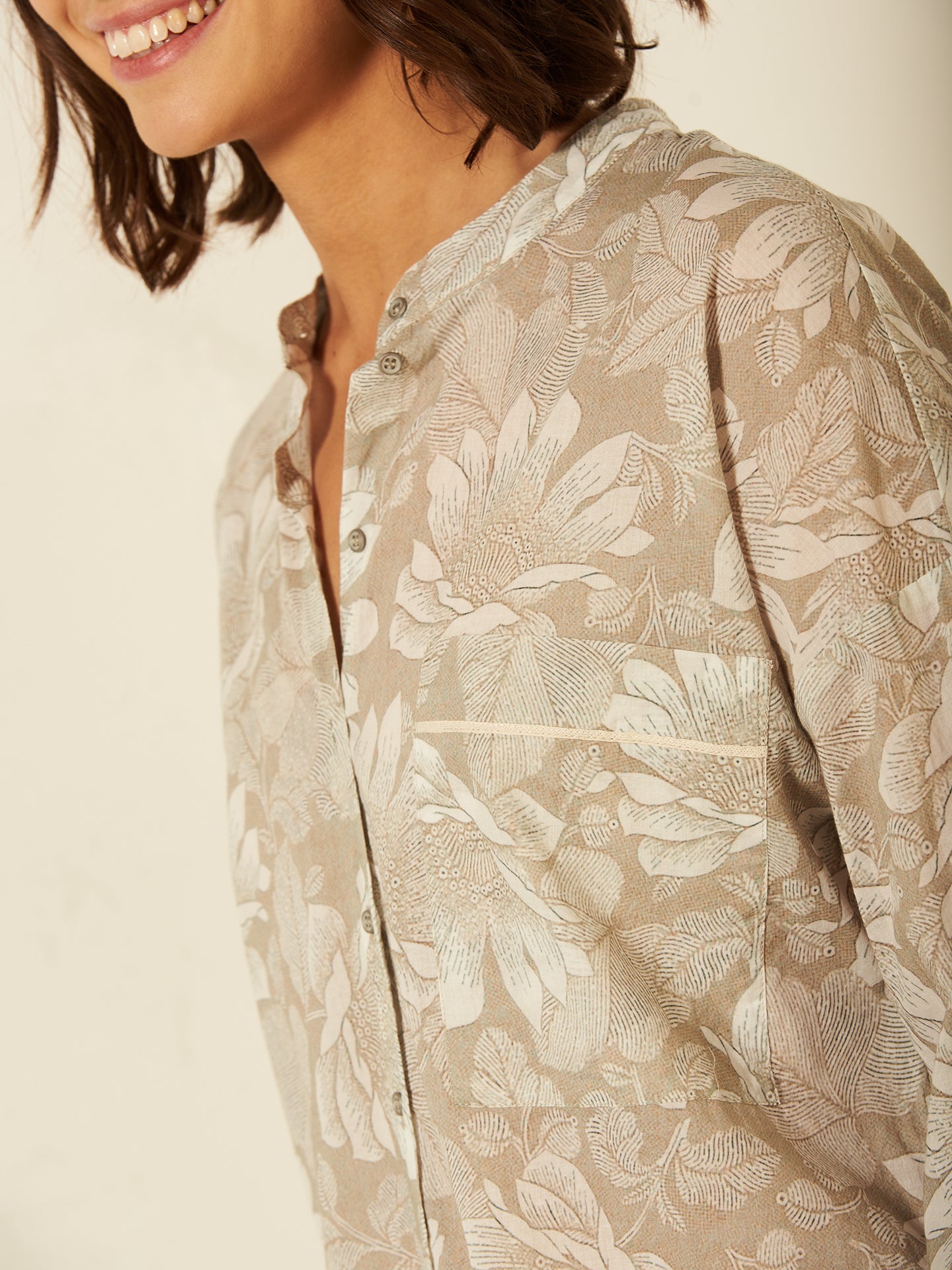 blouse avec patte de boutonnage