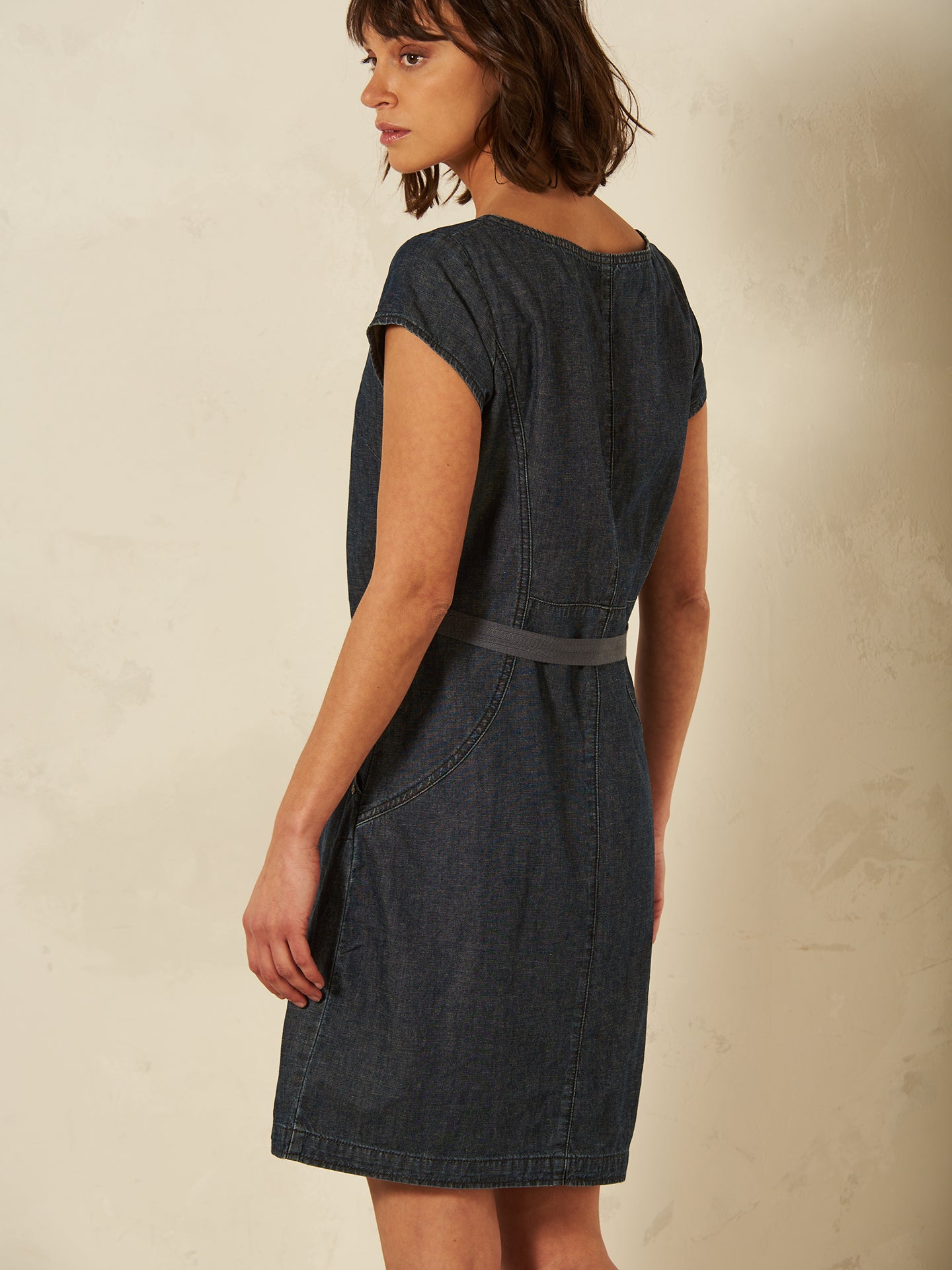 Kleid mit Leinen