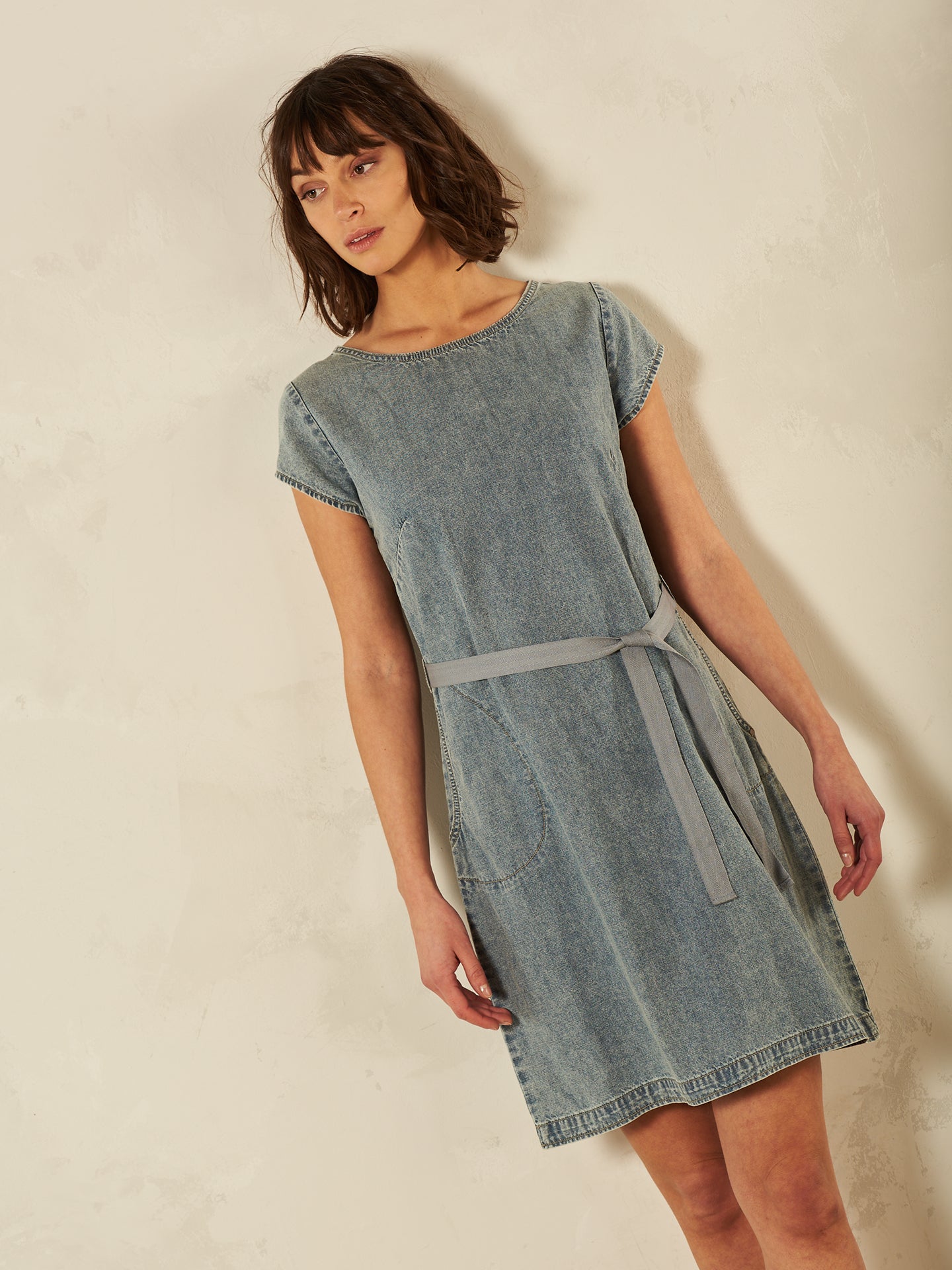 Kleid mit Leinen