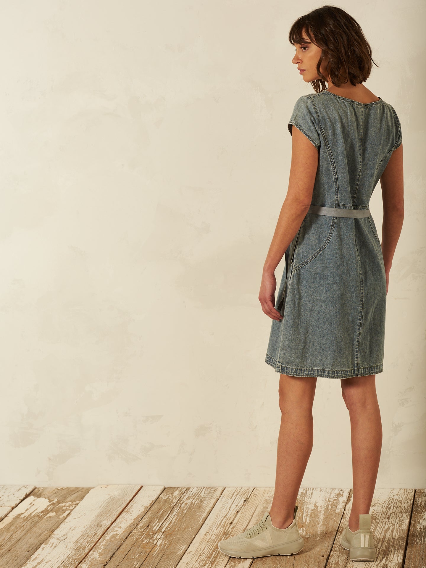 Kleid mit Leinen