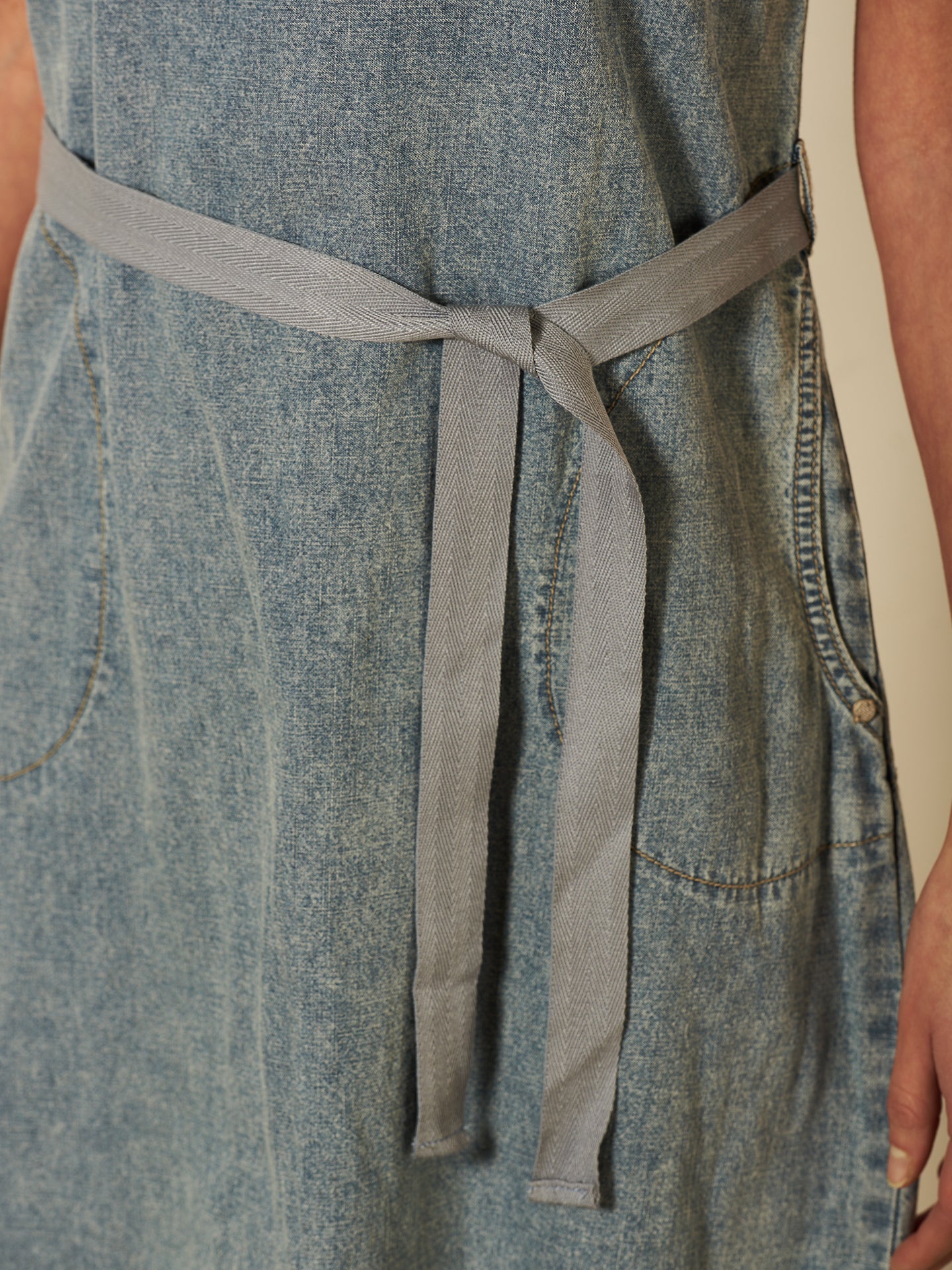Kleid mit Leinen