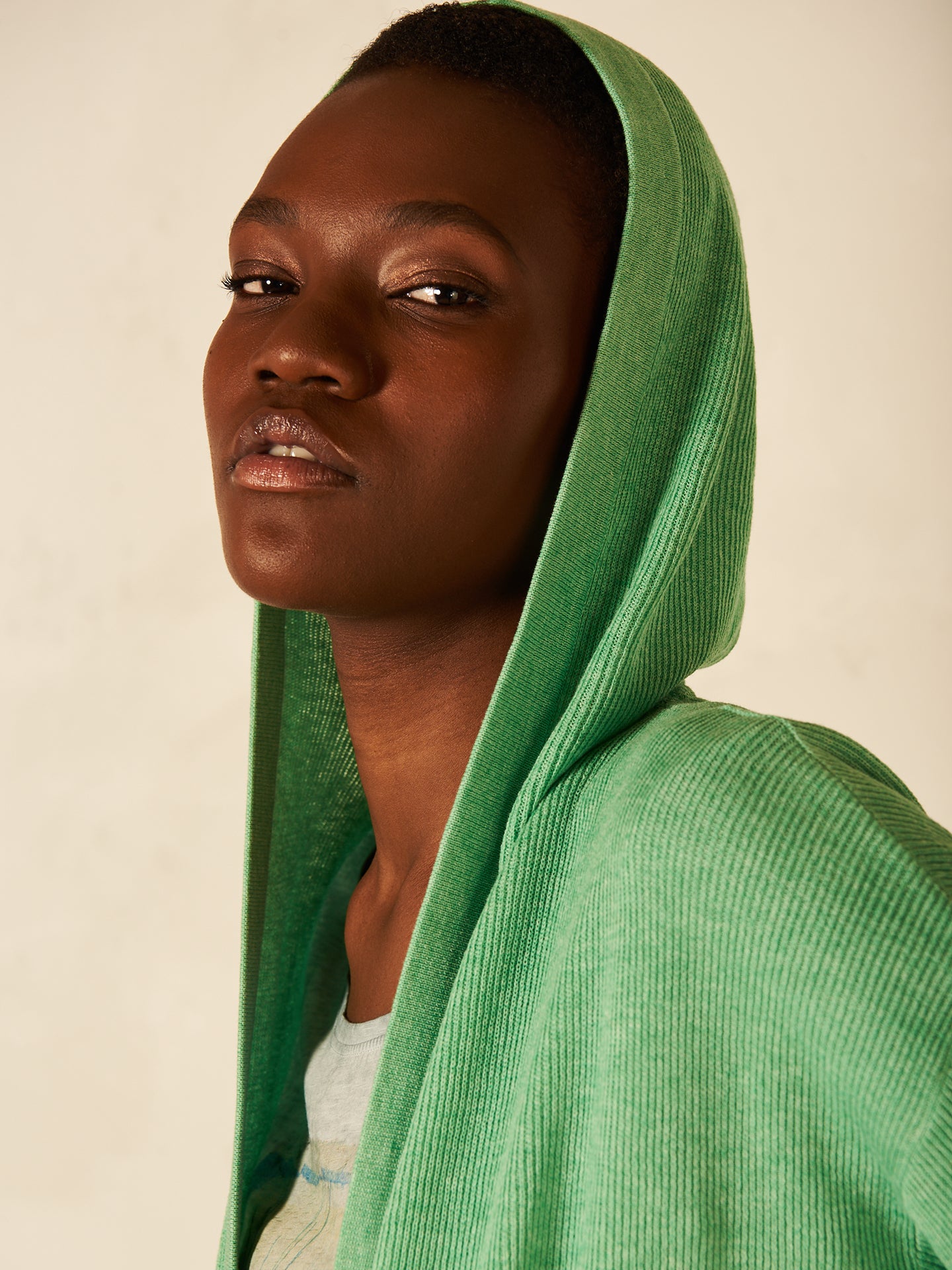 Strickjacke mit Kapuze