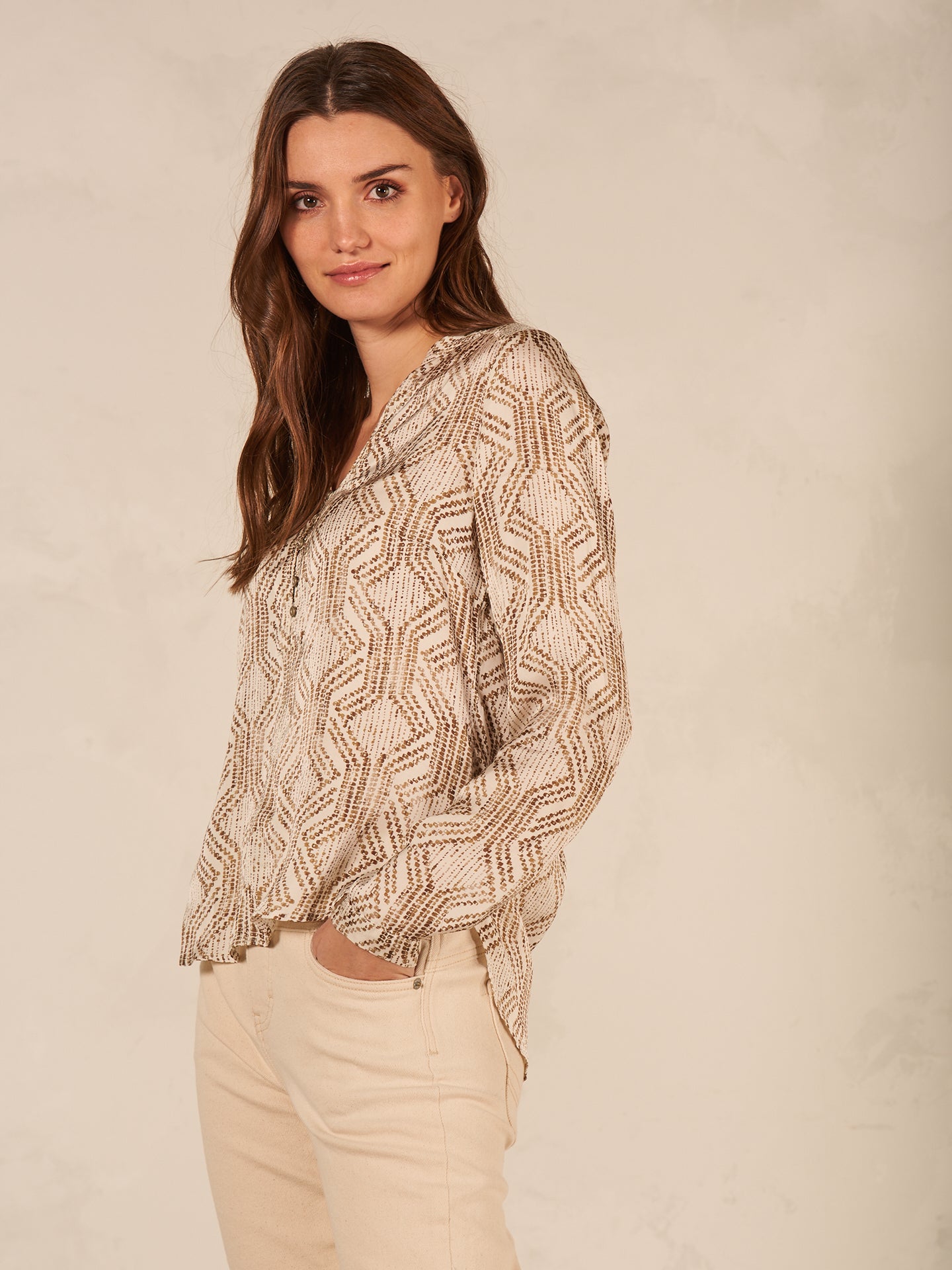 blouse avec col montant