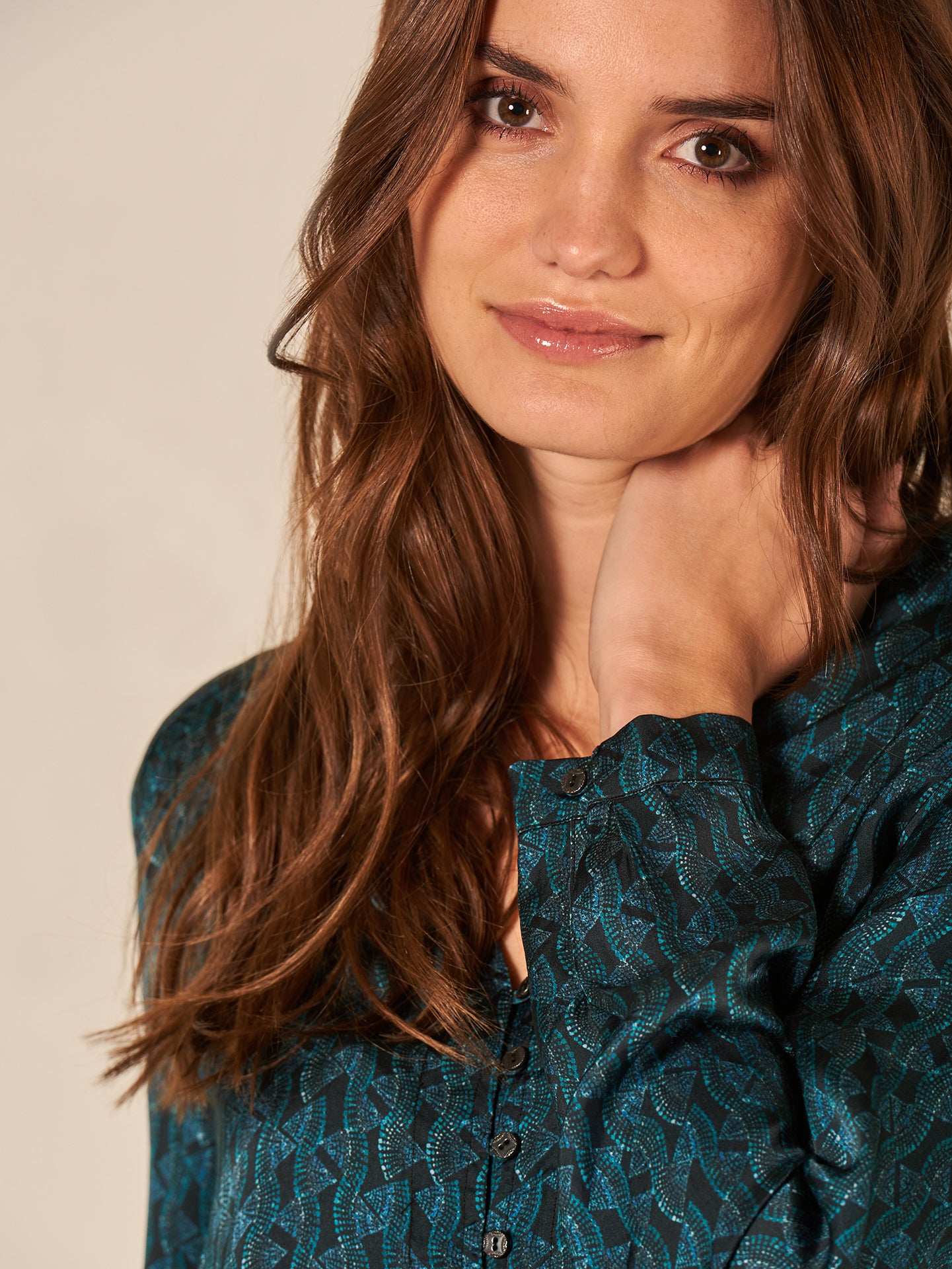 blouse avec col montant