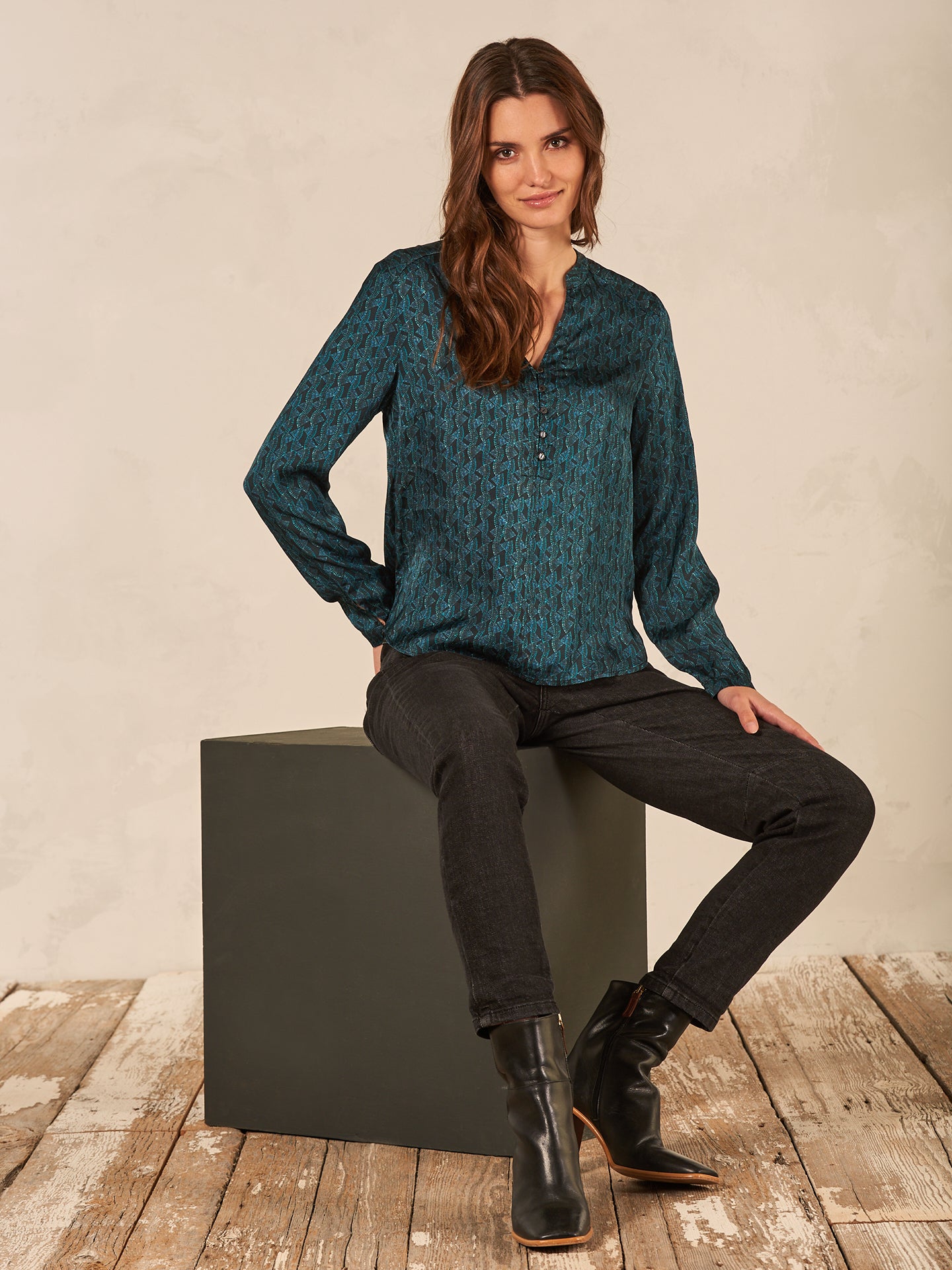 blouse avec col montant