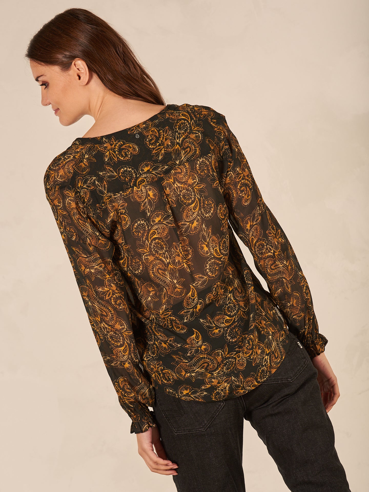 blouse avec patte de boutonnage