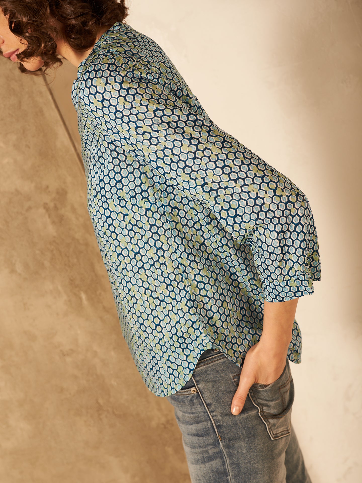 3/4-sleeved blouse