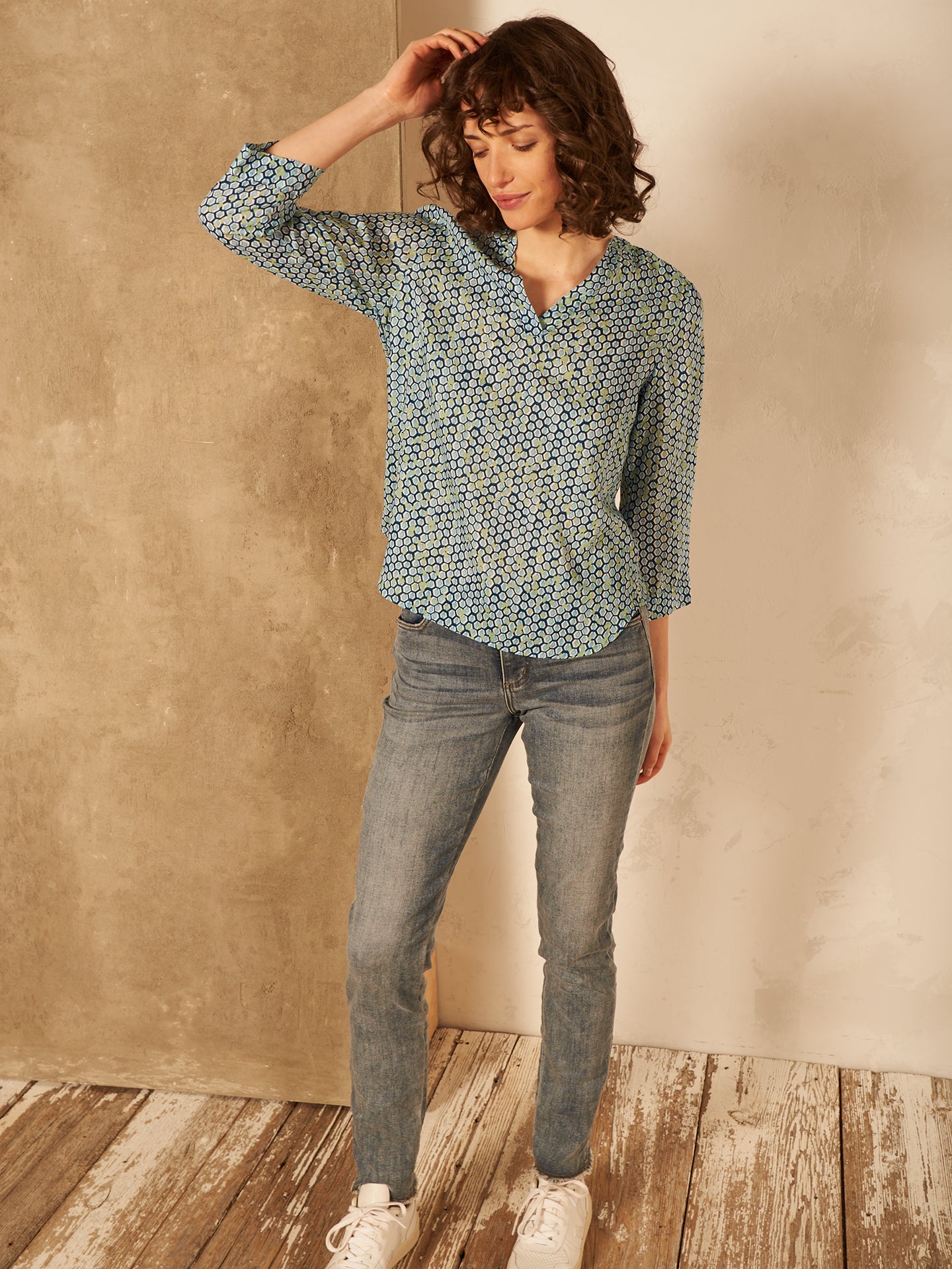 3/4-sleeved blouse