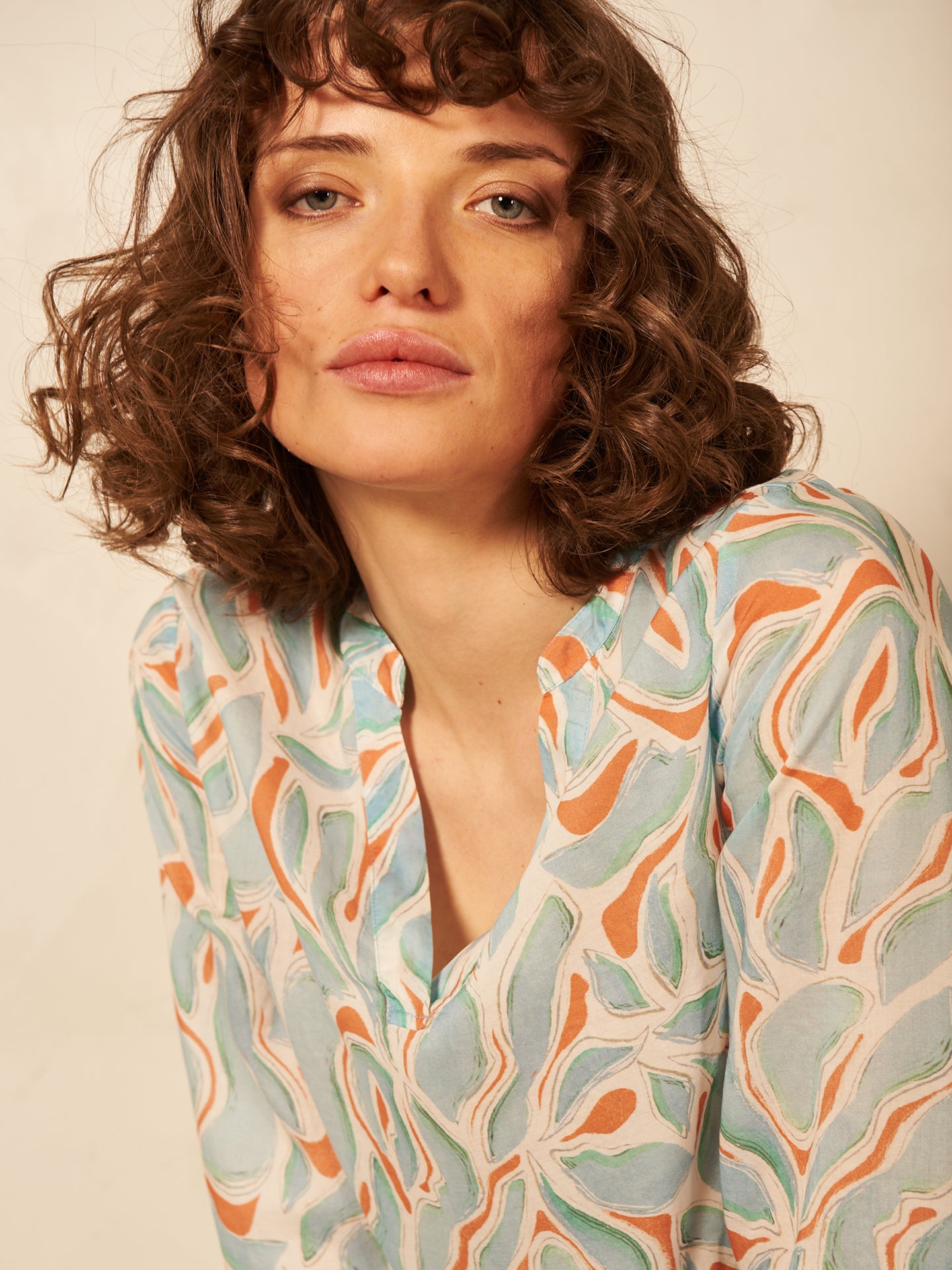 3/4-sleeved blouse