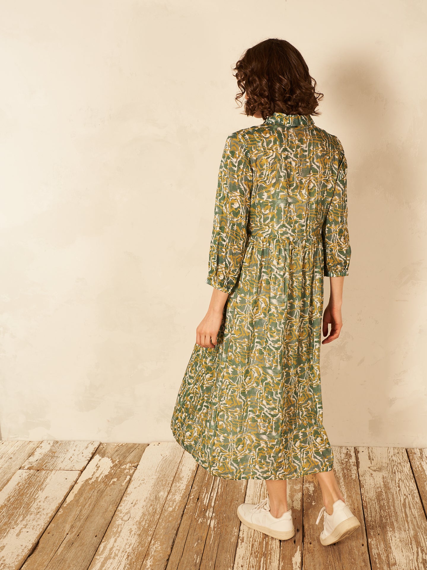 Kleid mit Kragen