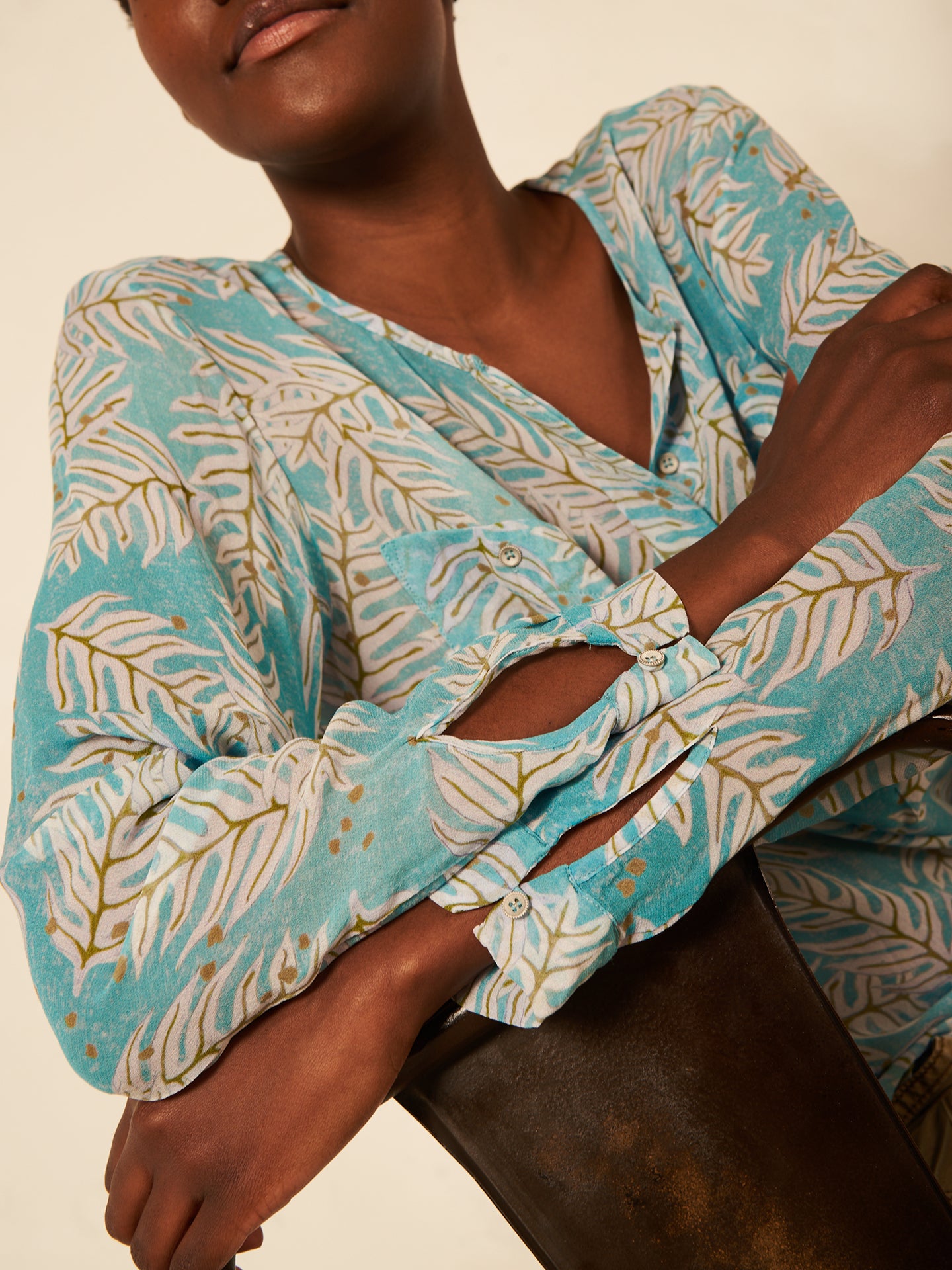 blouse avec patte de boutonnage