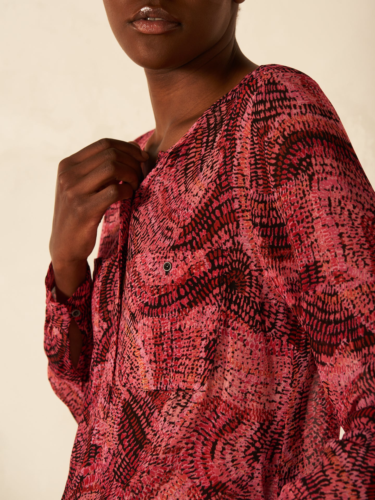 blouse avec patte de boutonnage