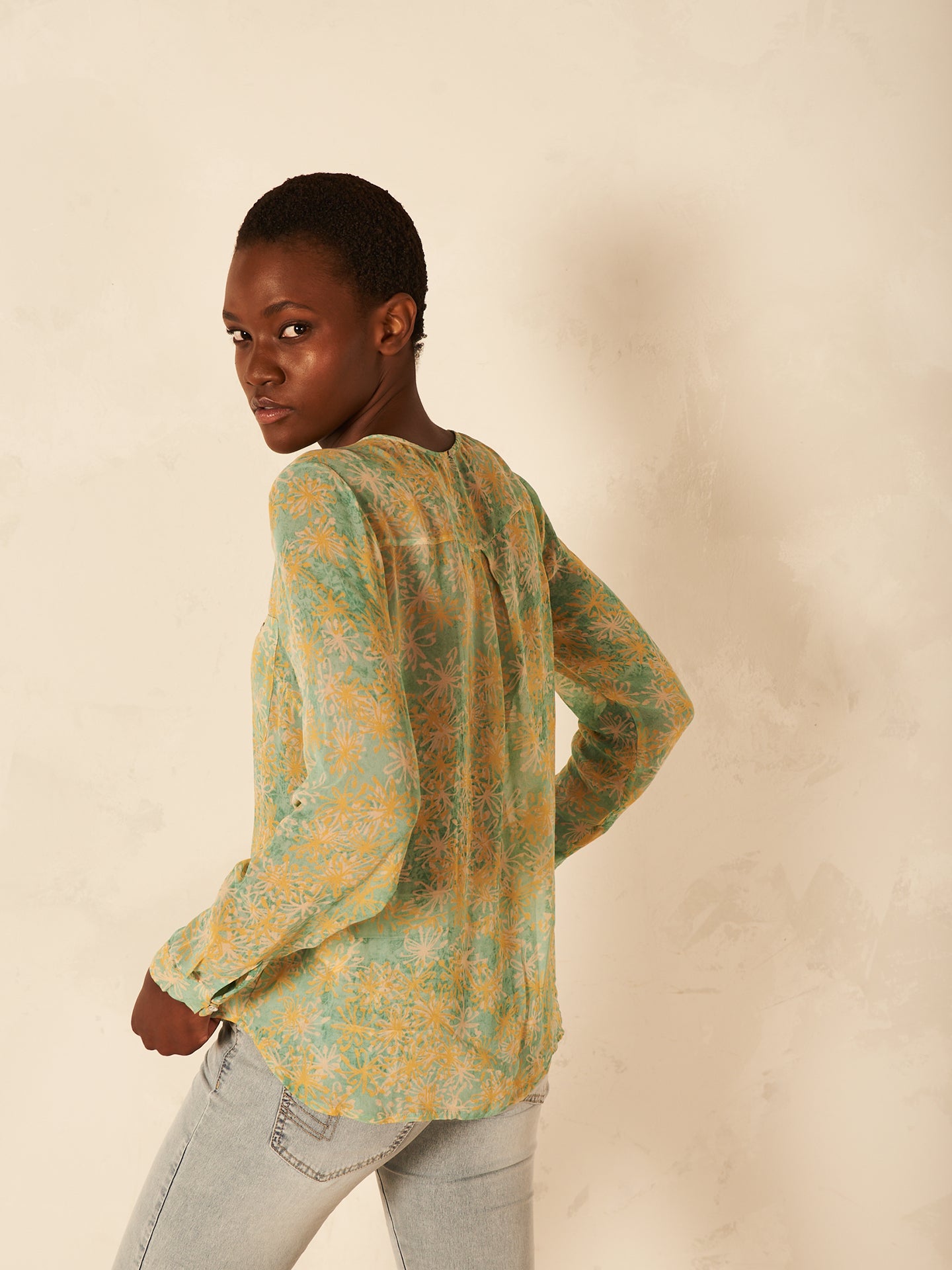 blouse avec patte de boutonnage