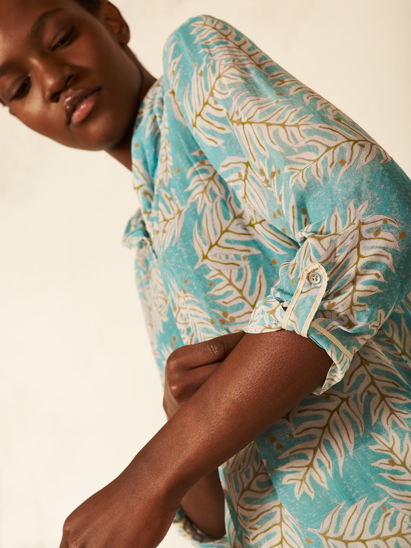 Bluse mit Kapuze