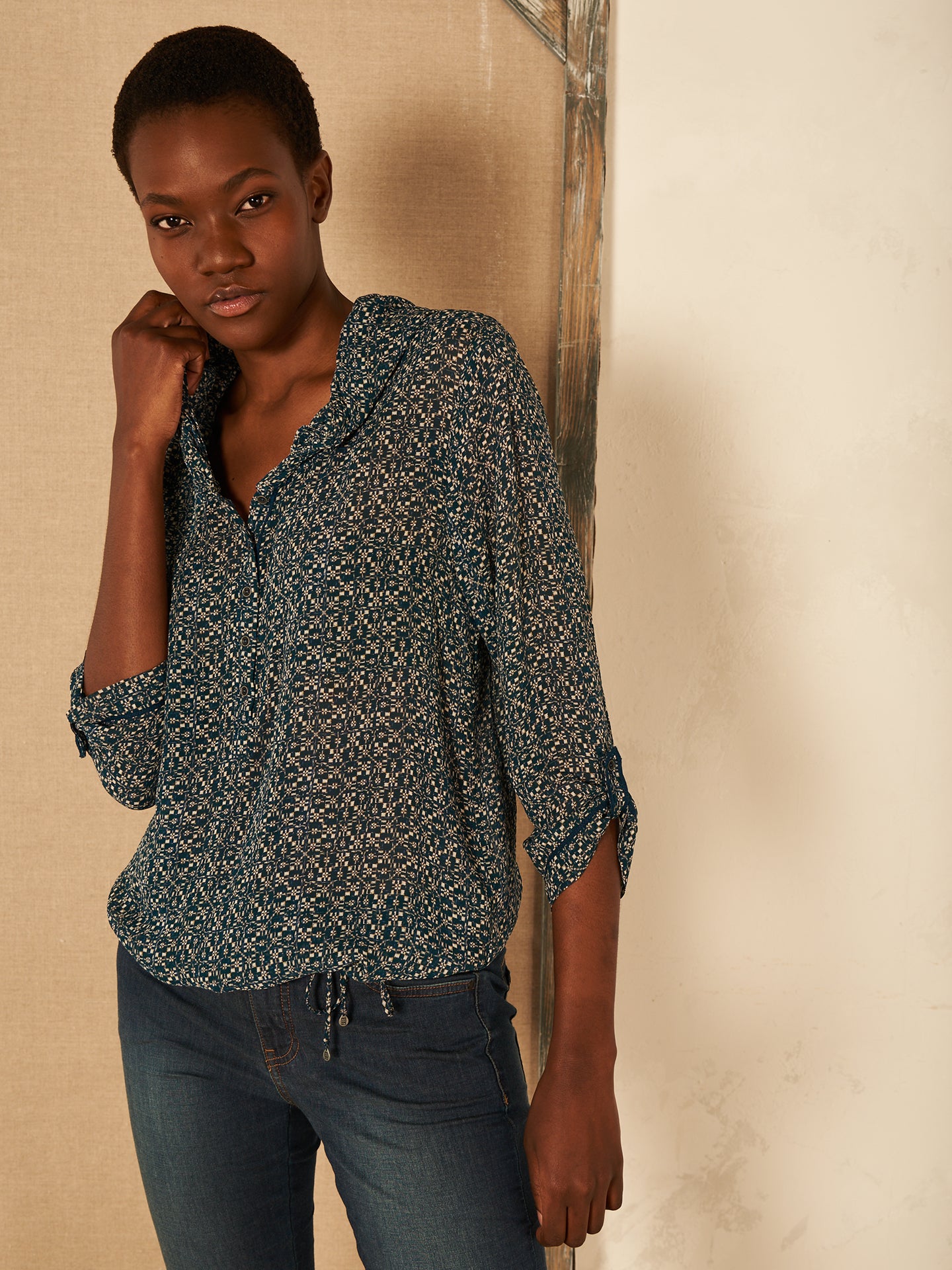 Bluse mit Kapuze